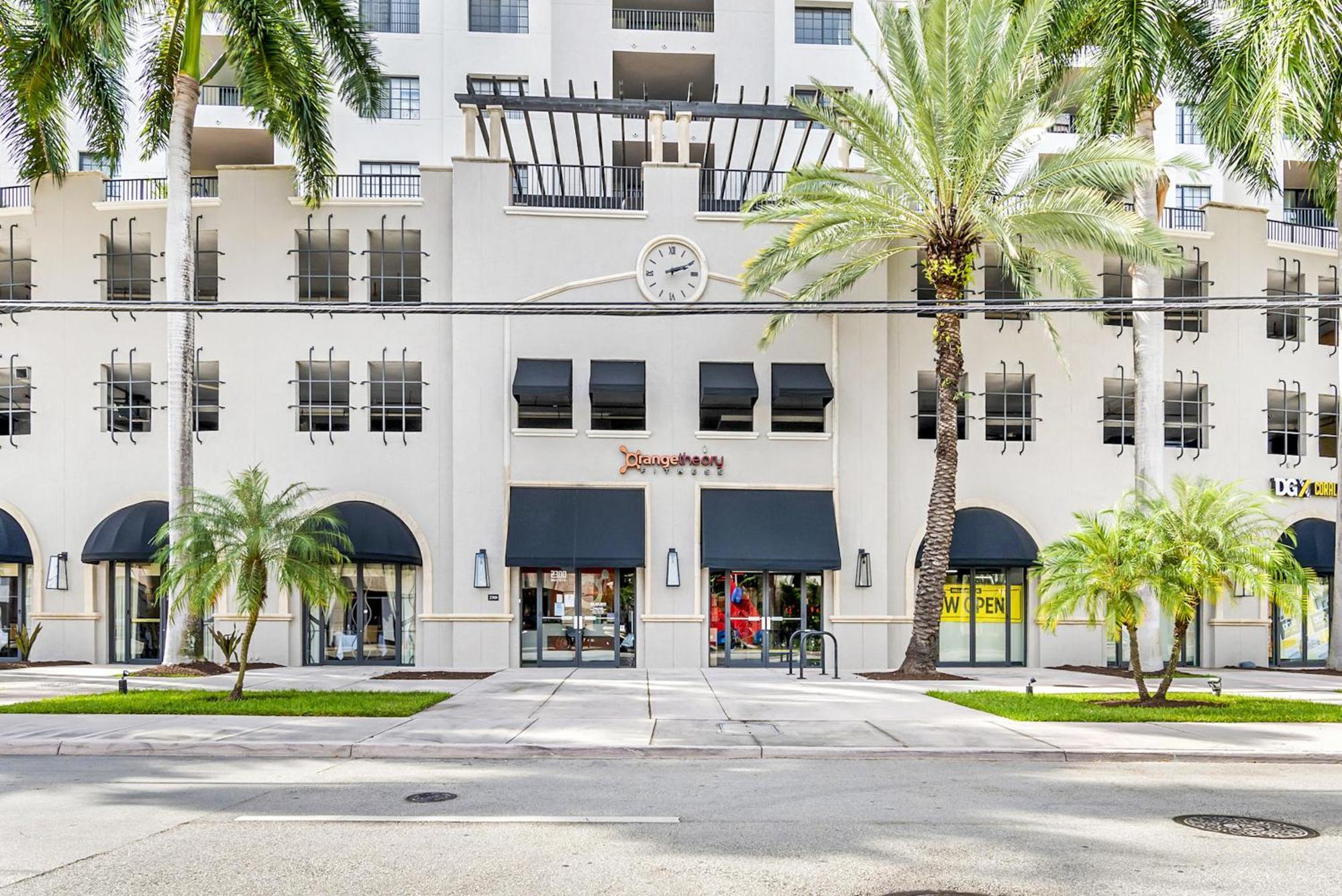 Apartment Stylish Modern At Gables Grand Plaza In *