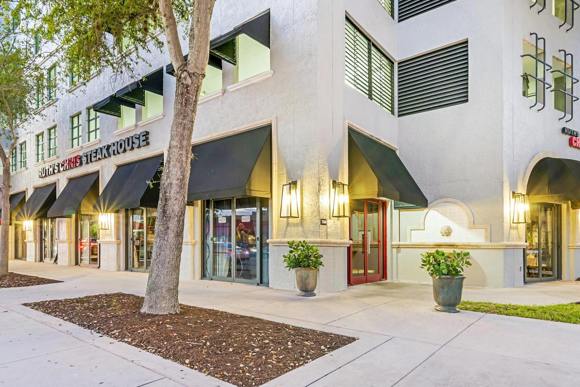 Apartment Stylish Modern At Gables Grand Plaza In Miami