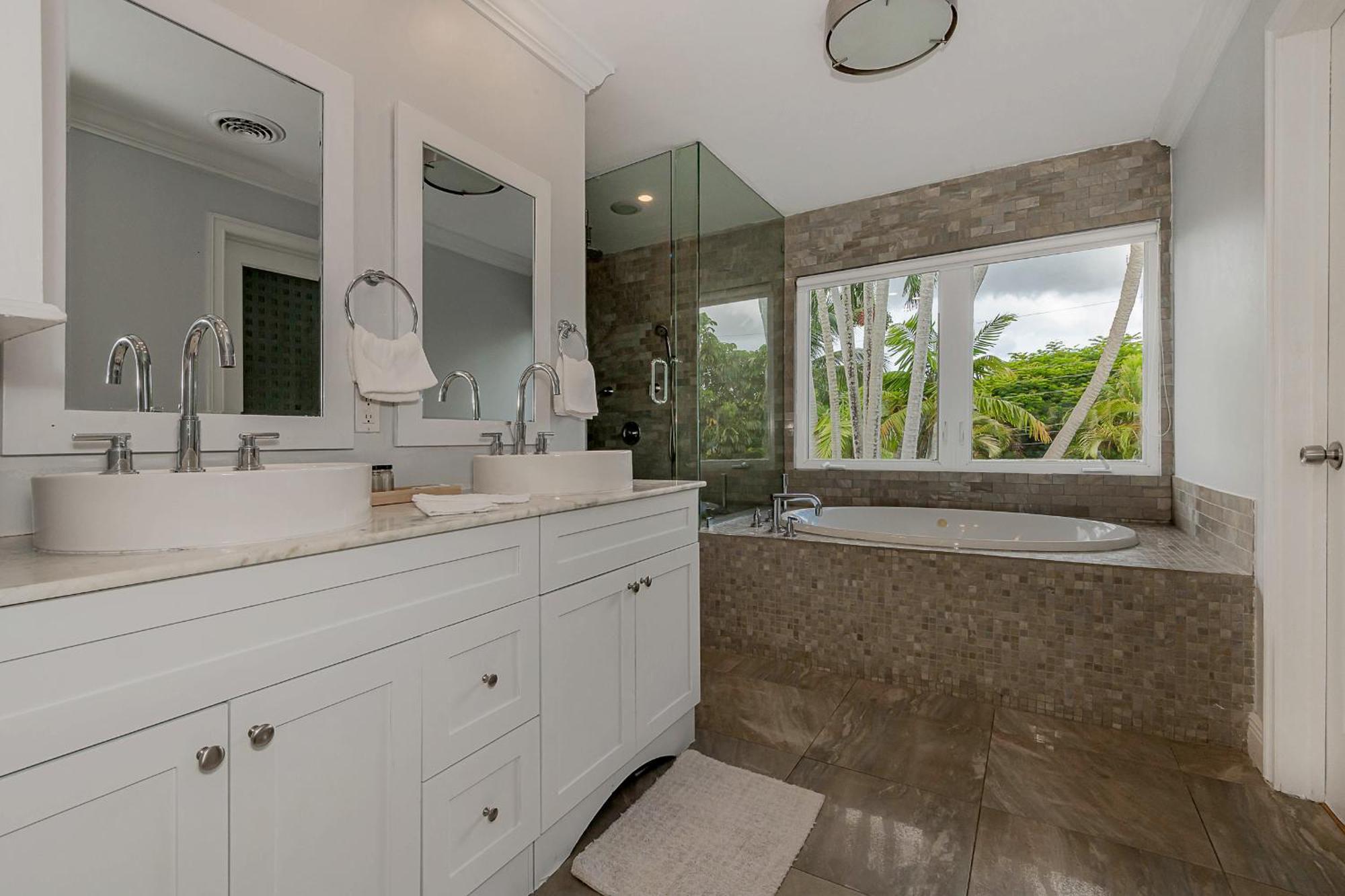 Dream Home/ Pool/jacuzzi/ Fire Pit Holiday home Miami