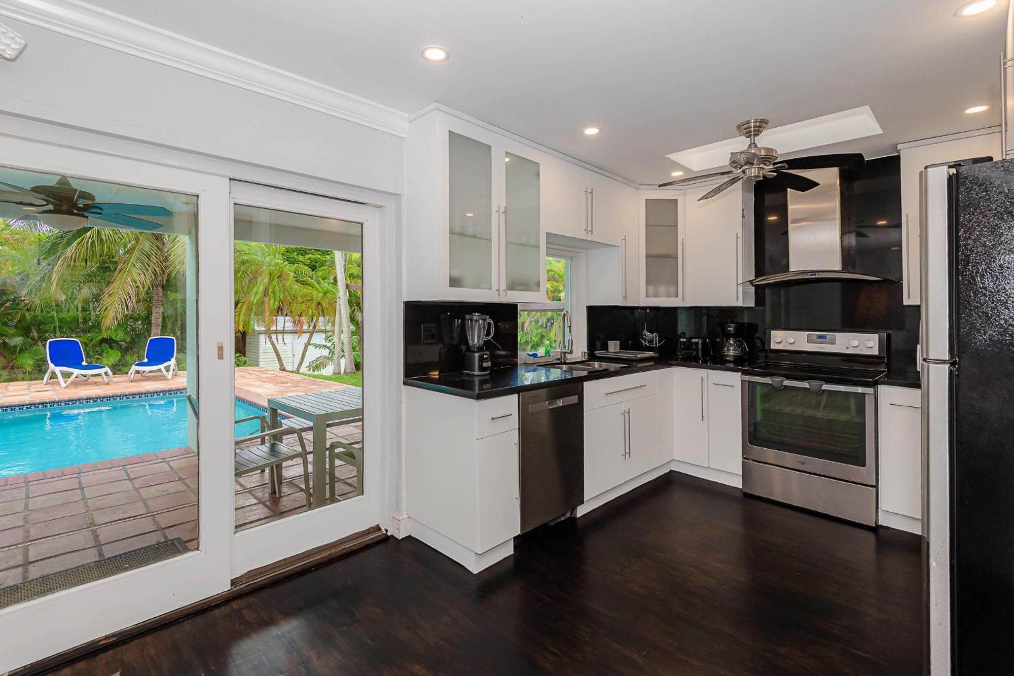 Dream Home/ Pool/jacuzzi/ Fire Pit Miami