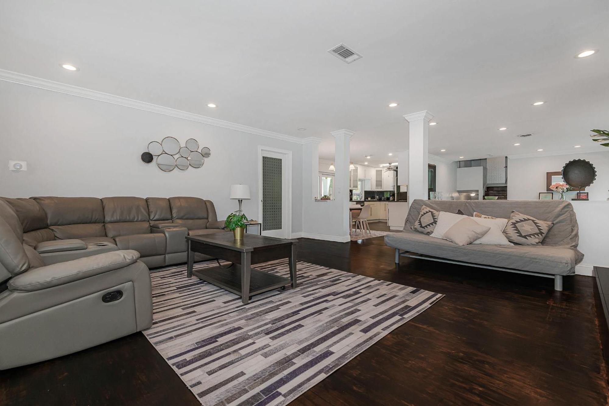 Dream Home/ Pool/jacuzzi/ Fire Pit Holiday home Miami