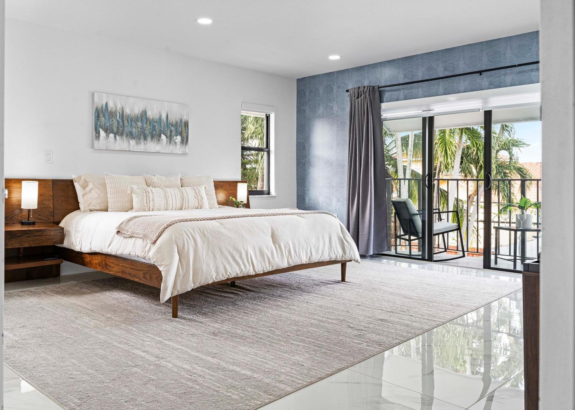 Tropical Outdoor Oasis! Private Pool & Yard, Grill, Soaking Tub, Near Coral Gables & Mia Airport Holiday home *