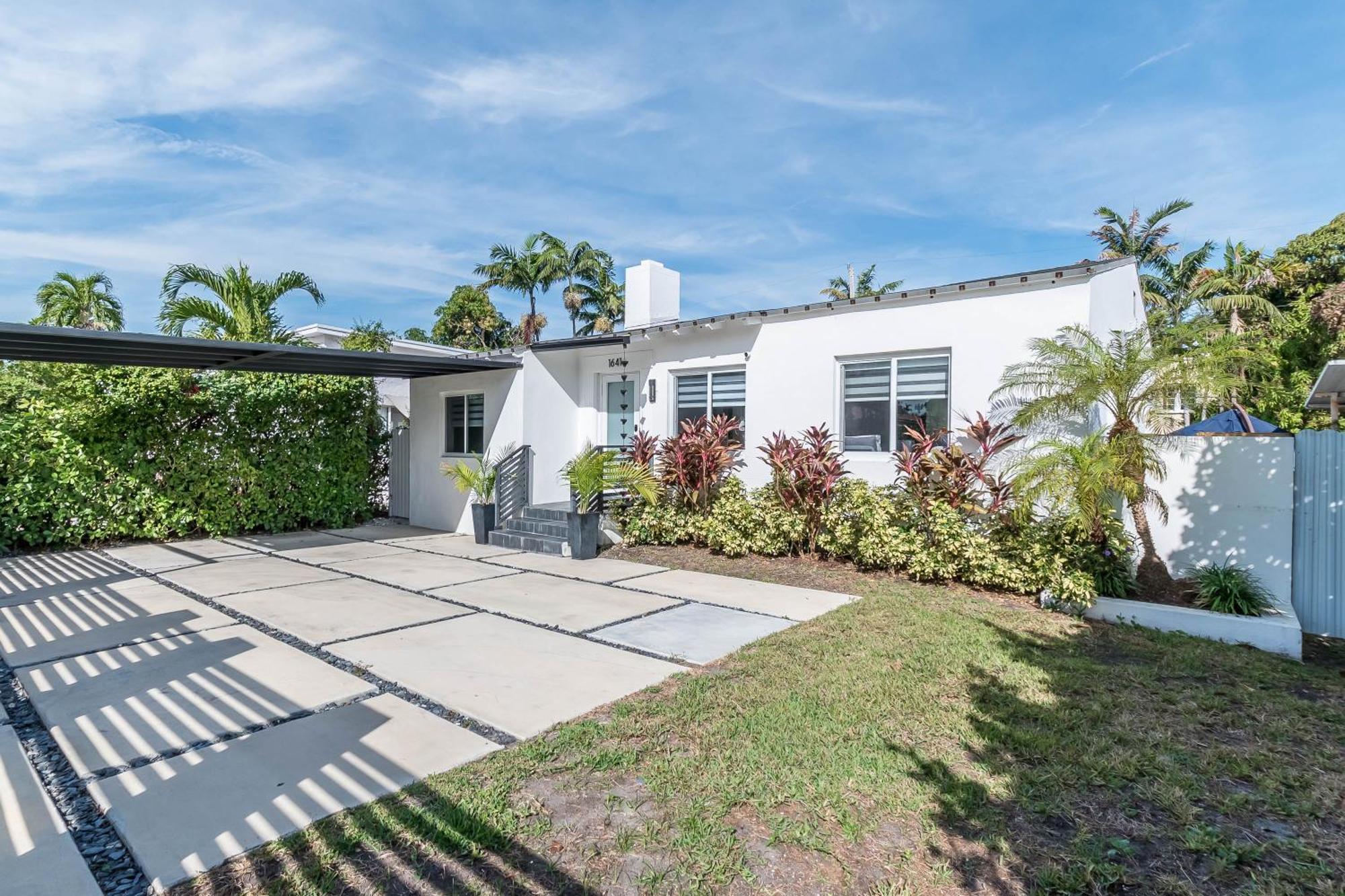 Casa Belle 3bdden, Pool, Sleeps 9 Near Brickell Holiday home *