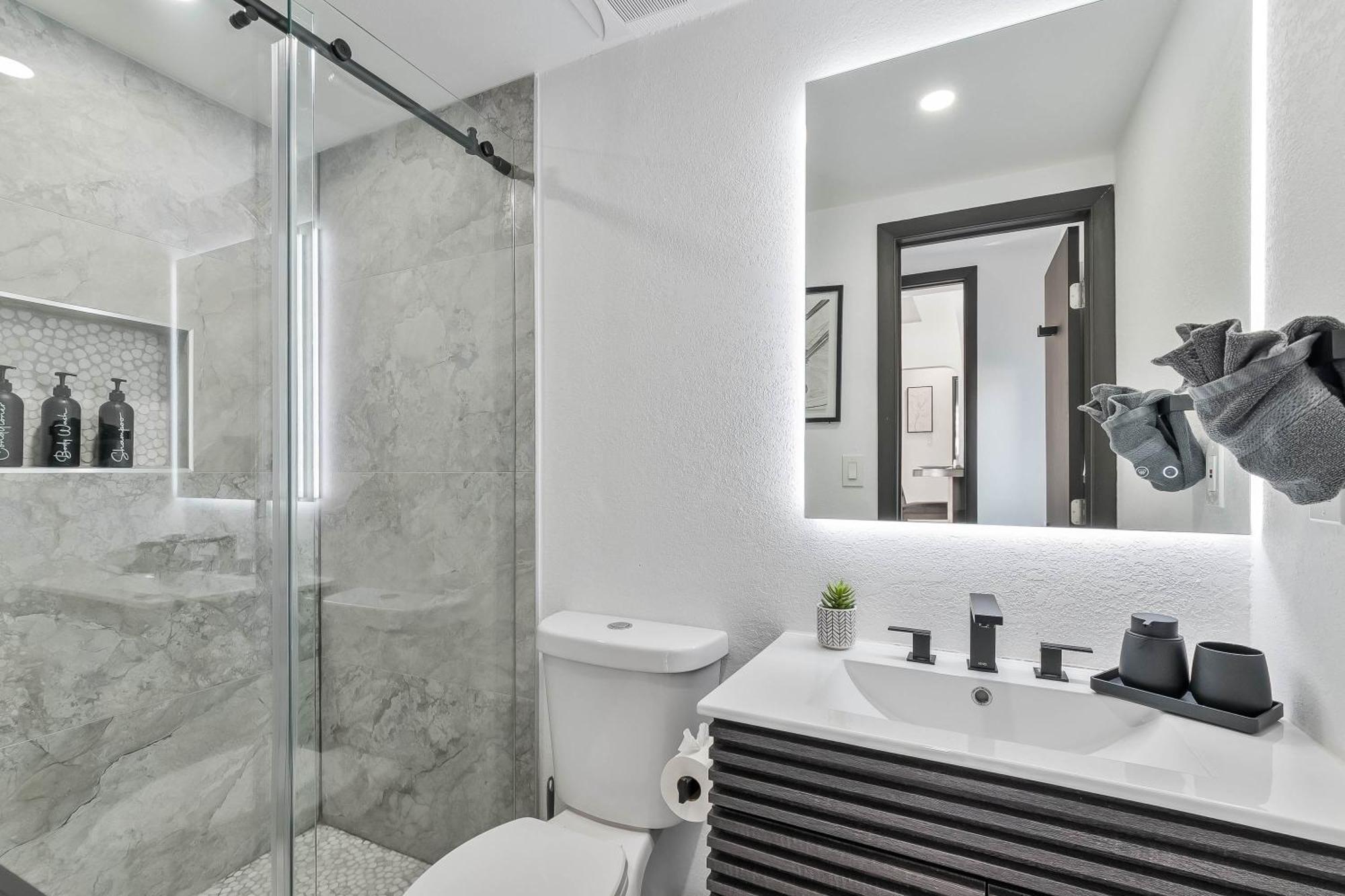 Casa Belle 3bdden, Pool, Sleeps 9 Near Brickell
