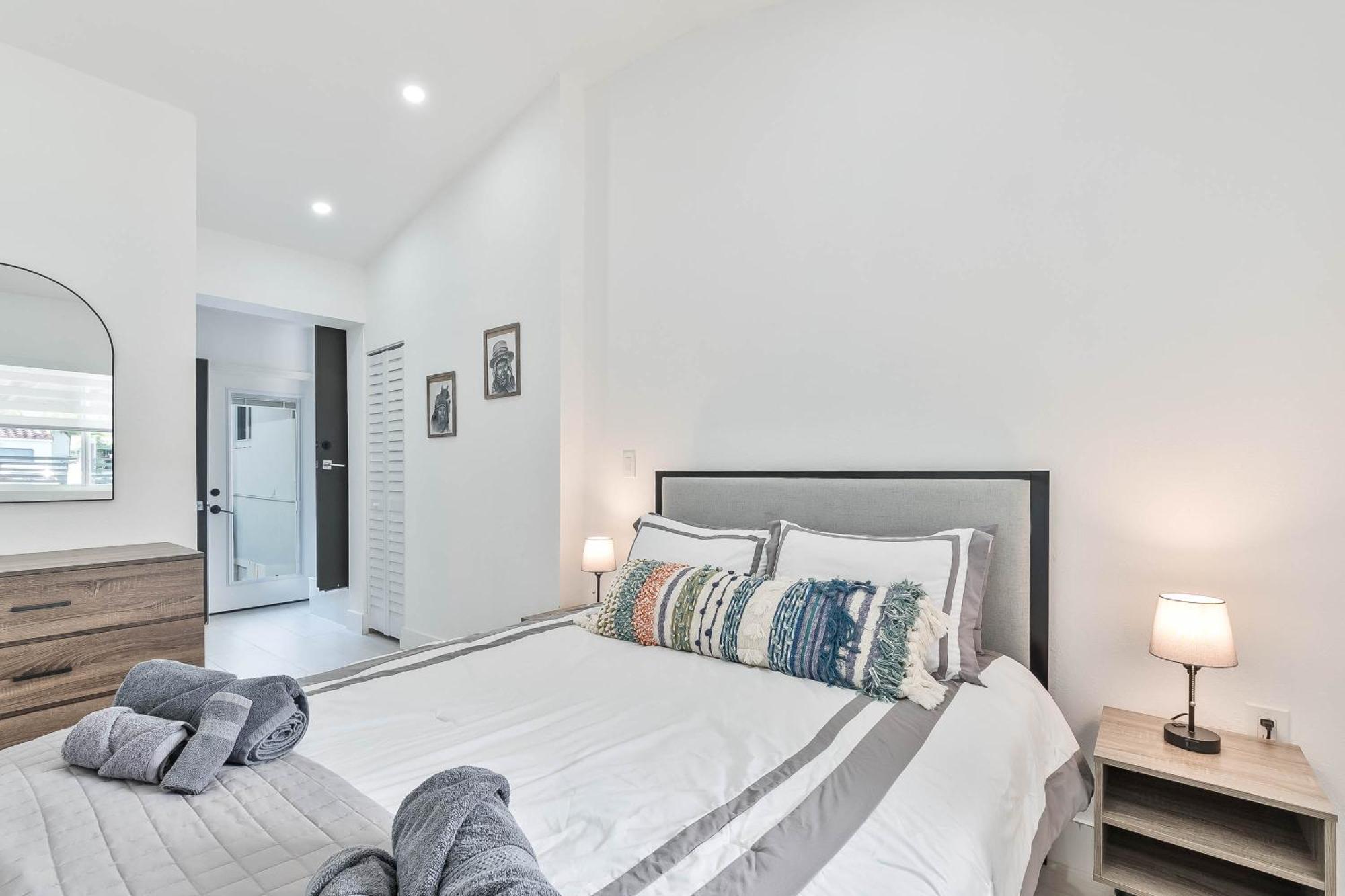 Casa Belle 3bdden, Pool, Sleeps 9 Near Brickell Holiday home
