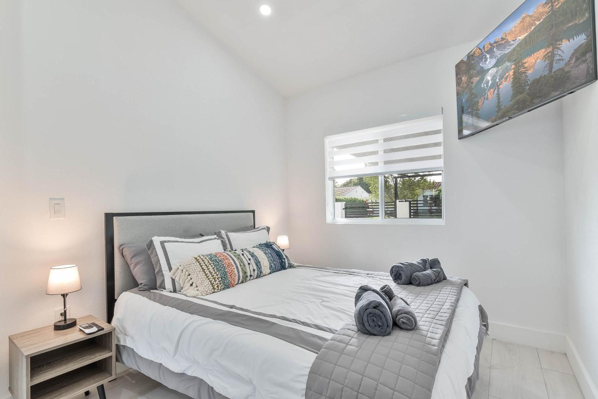 Casa Belle 3bdden, Pool, Sleeps 9 Near Brickell Miami