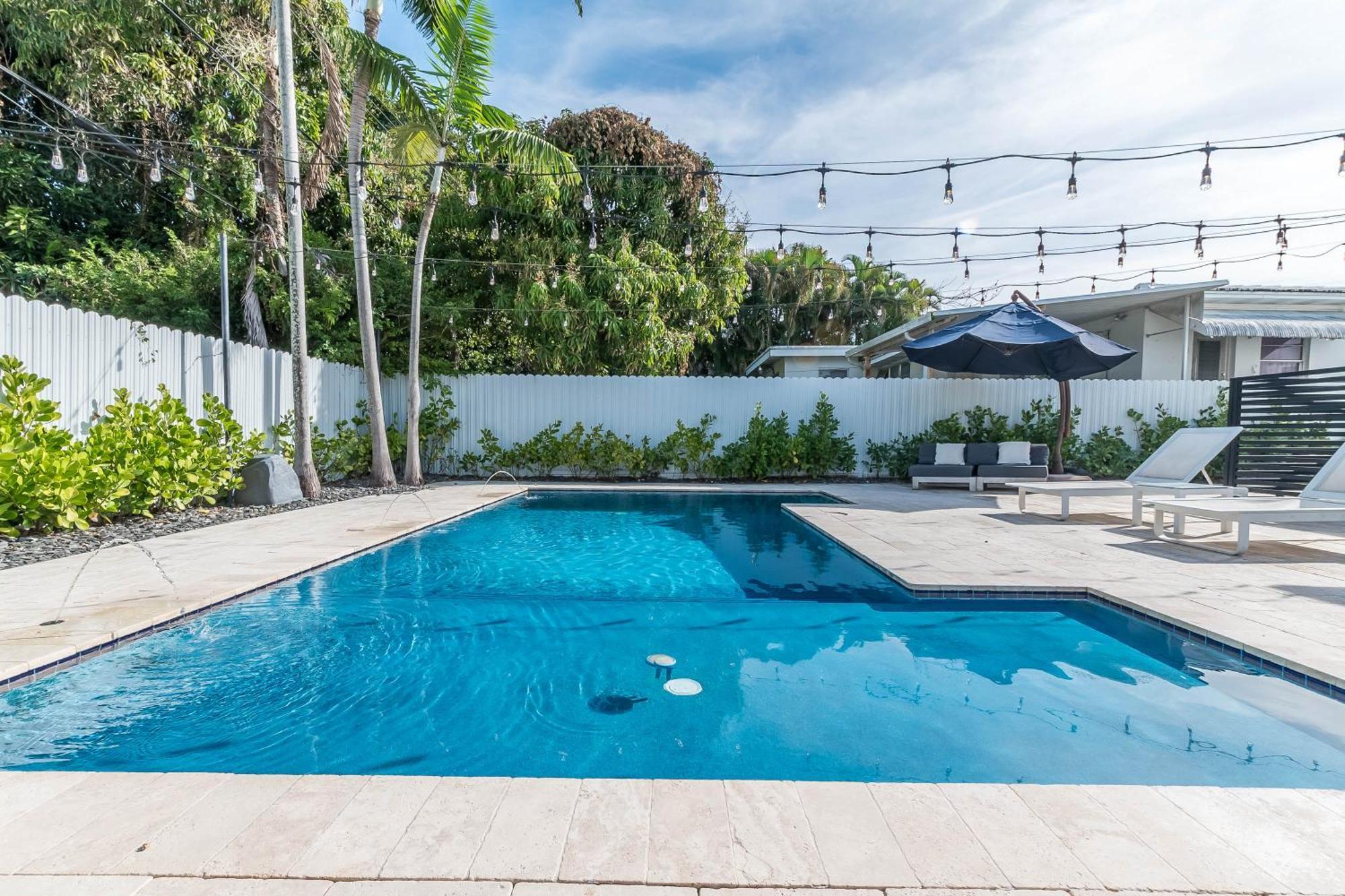 Casa Belle 3bdden, Pool, Sleeps 9 Near Brickell *