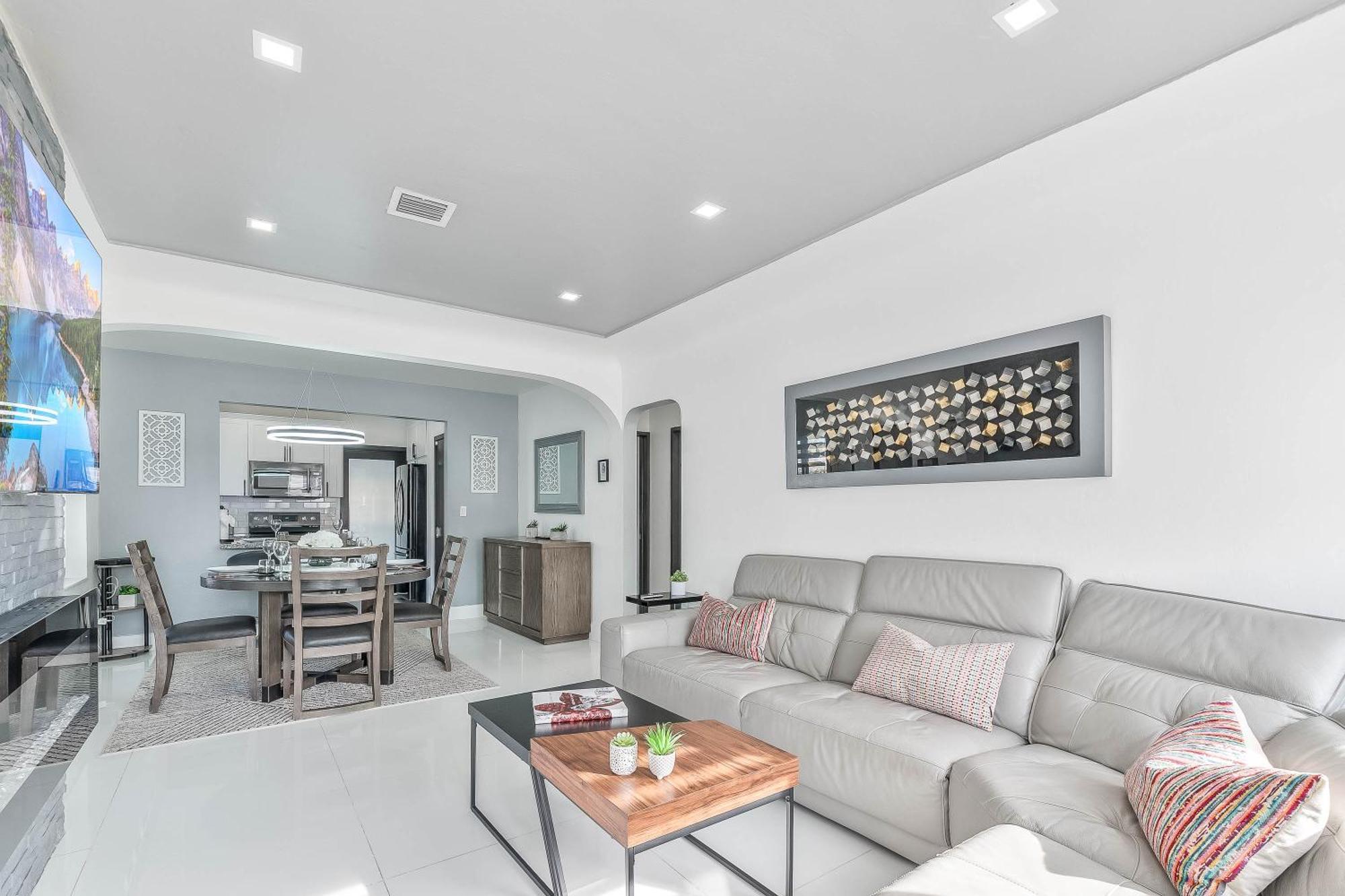 Holiday home Casa Belle 3bdden, Pool, Sleeps 9 Near Brickell Miami