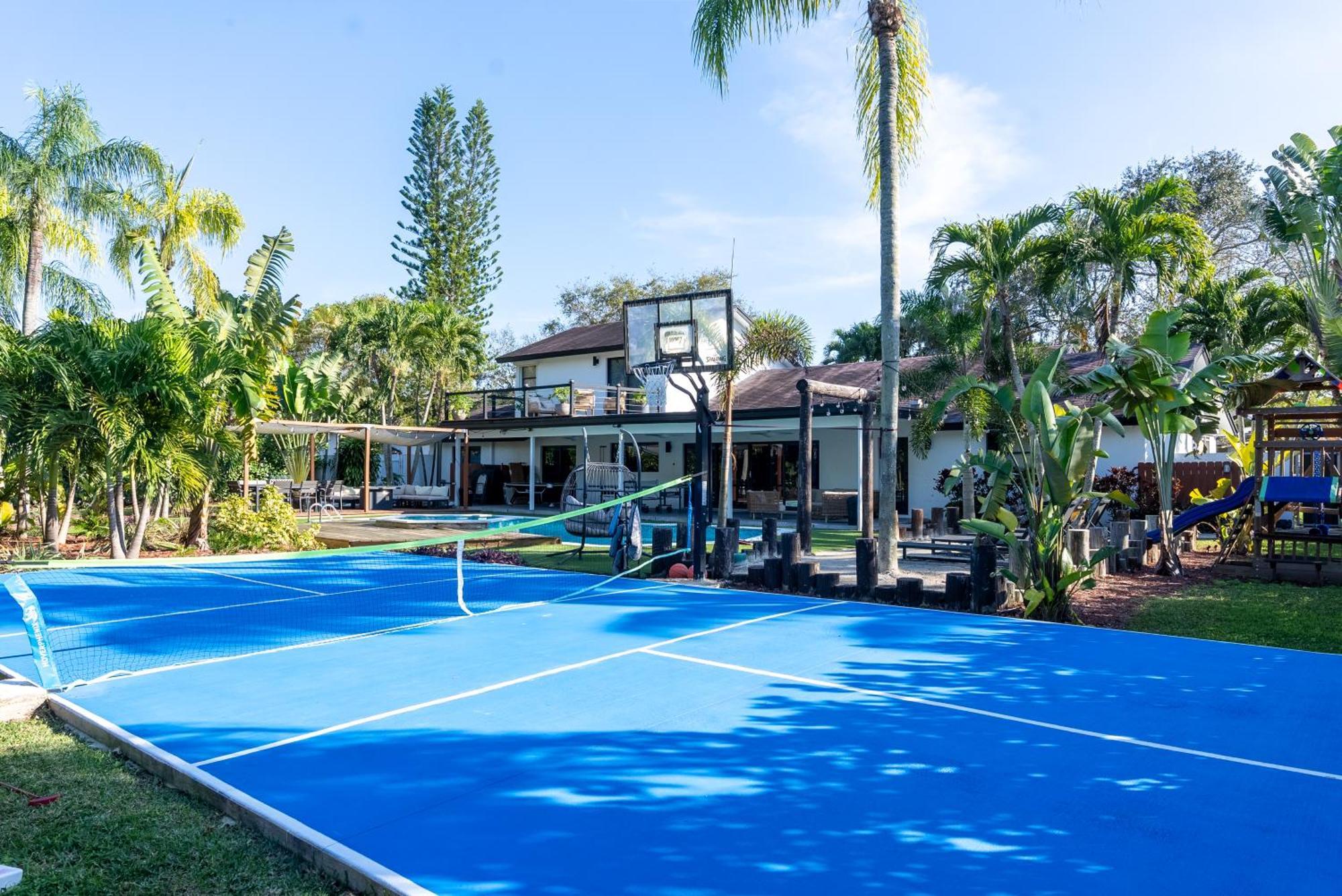 Villa Luhos Paradise - Pickleball Extravaganza L07 *