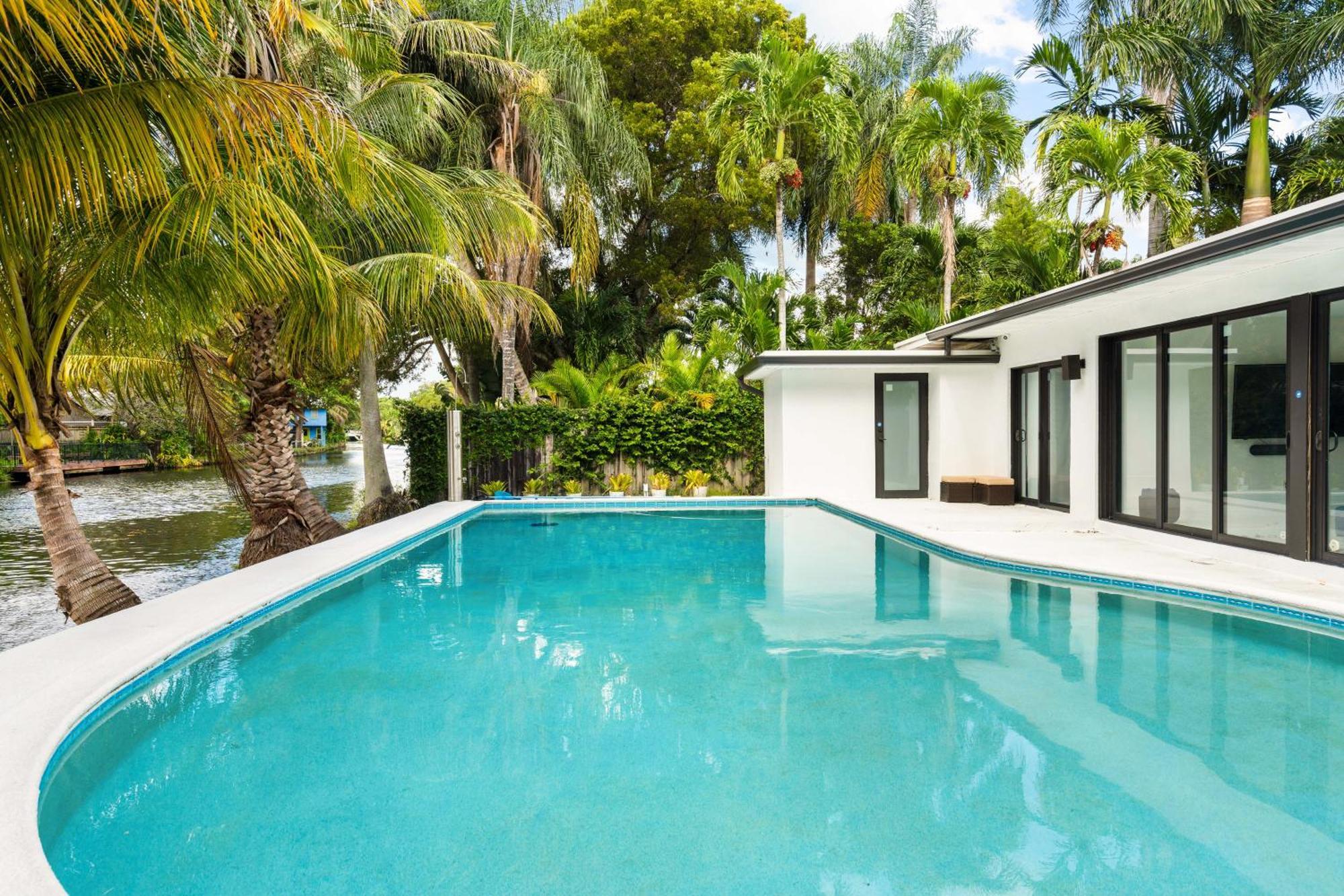 Holiday home Relaxing Riverside With Pool *