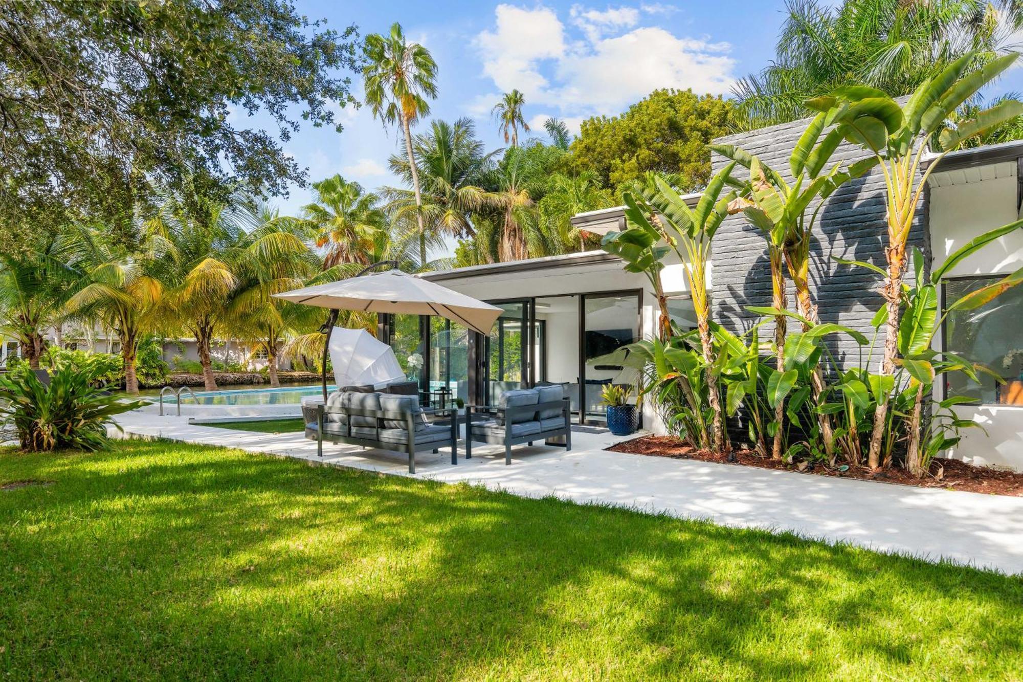 Holiday home Relaxing Riverside With Pool