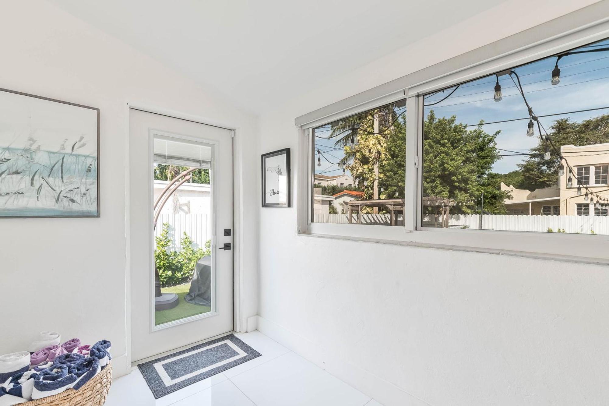 Casa Belle 3bdden, Pool, Sleeps 9 Near Brickell Holiday home Miami