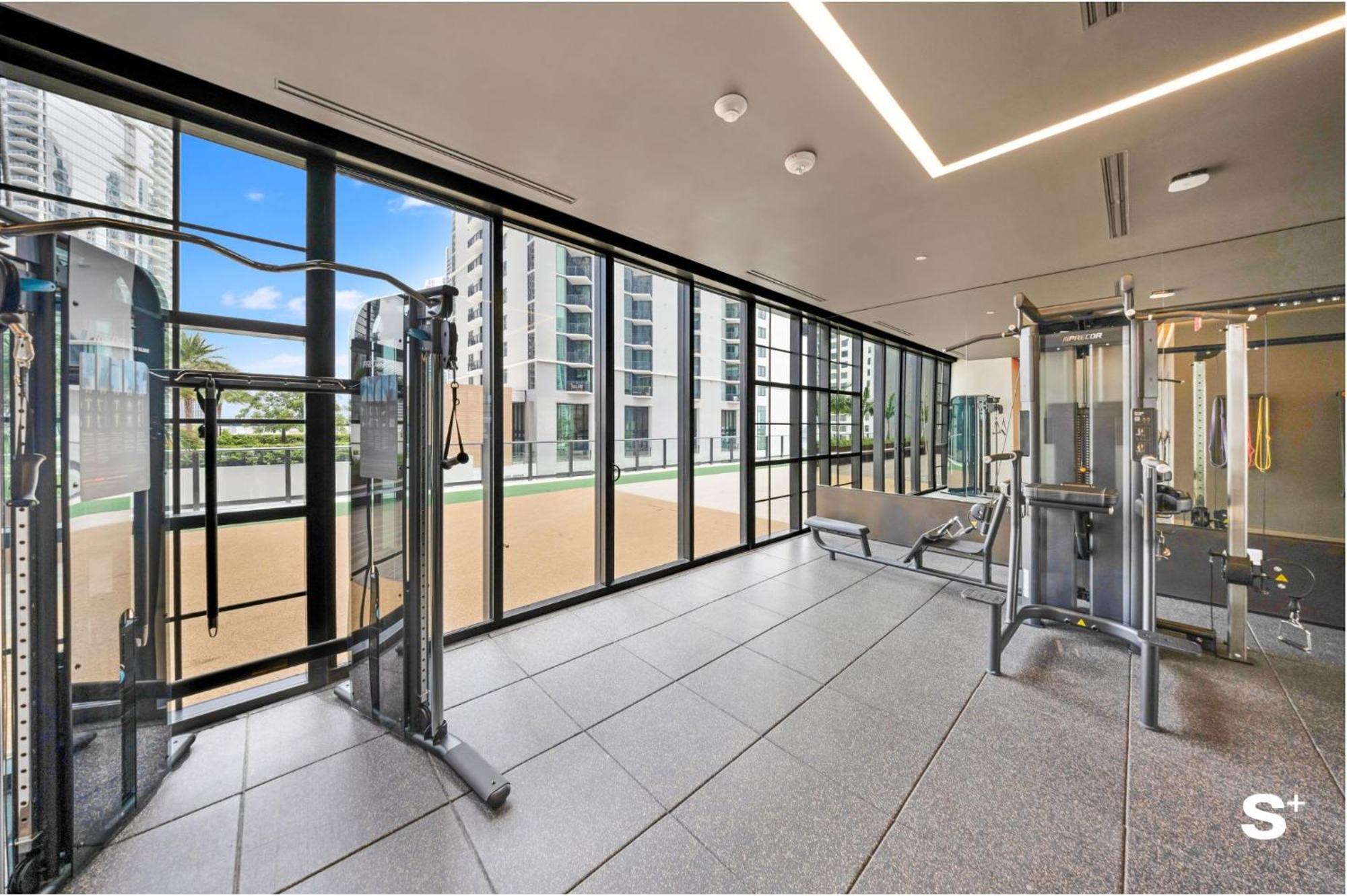 Luxury In Dtw With Stunning Views