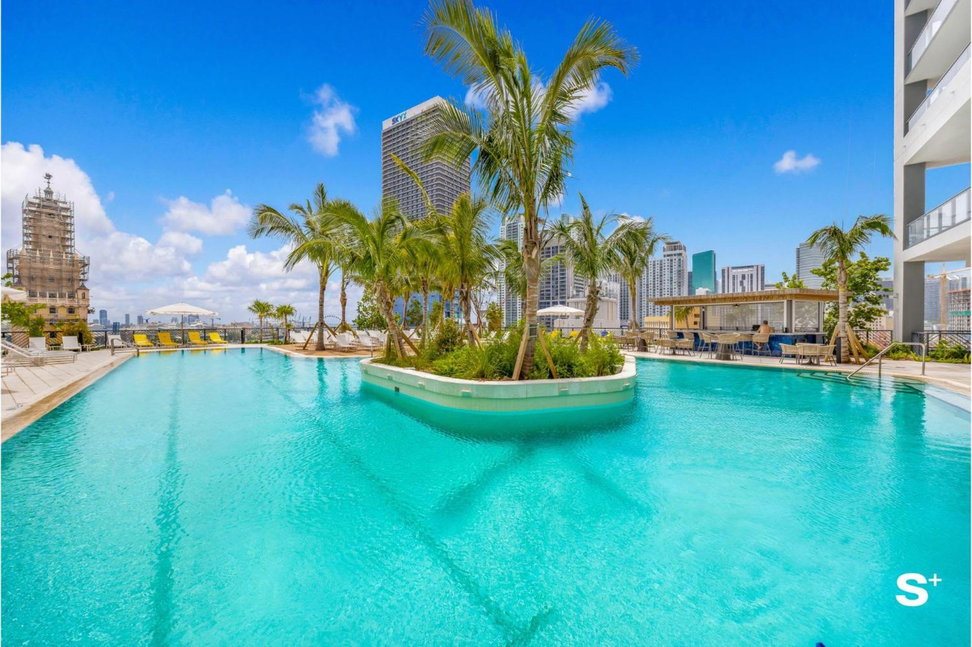 Apartment Luxury In Dtw With Stunning Views *