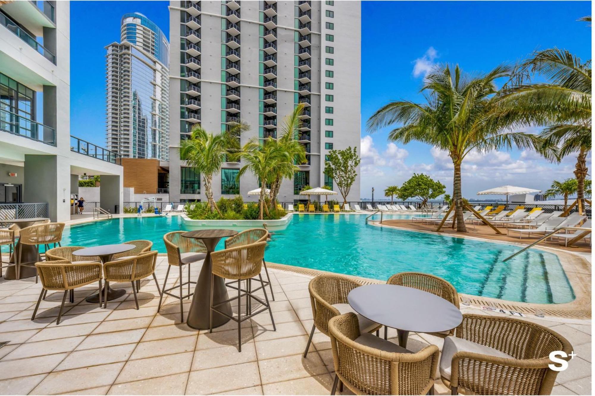 Luxury In Dtw With Stunning Views Apartment *