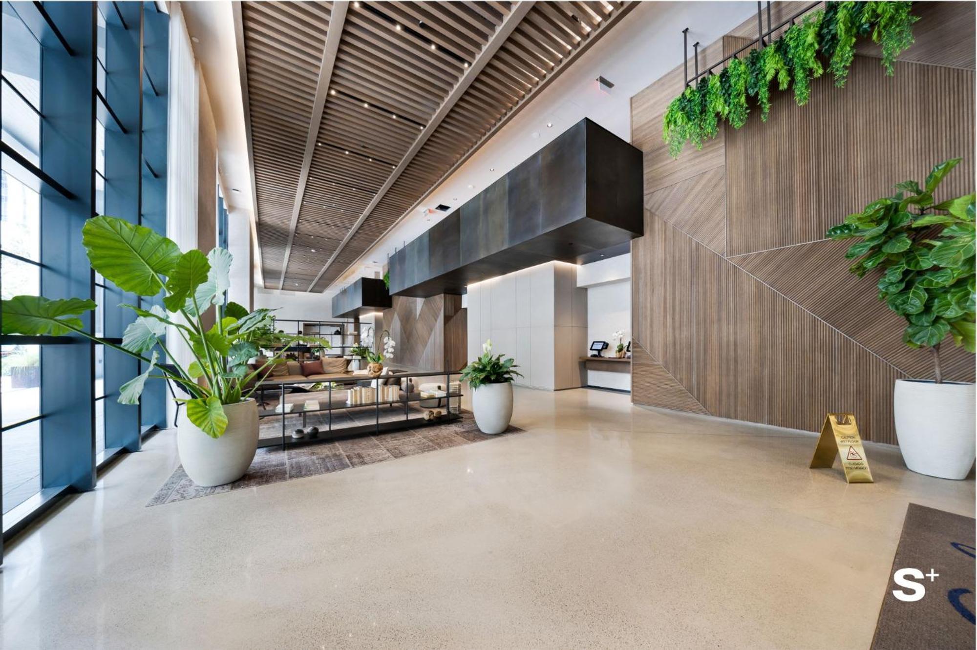 Luxury In Dtw With Stunning Views