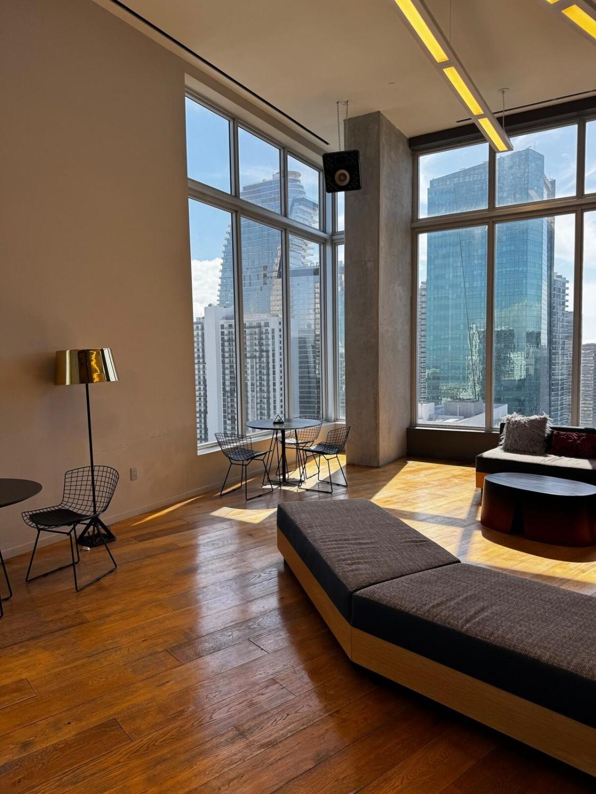 High Floor Pool Gym Brickell Apartamento *