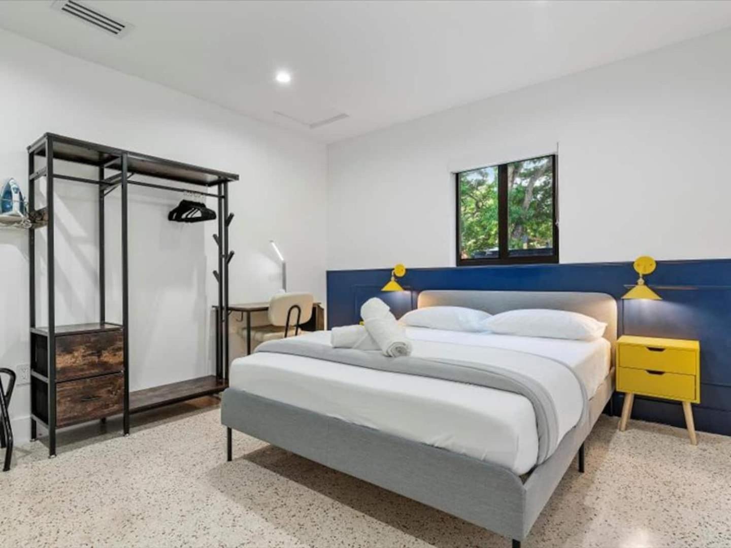 Cozy Getaway Heated Pool & Sun Loungers Apartment