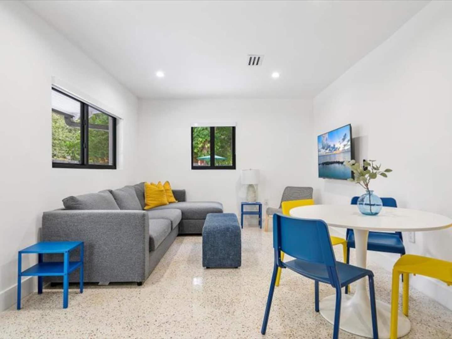 Cozy Getaway Heated Pool & Sun Loungers Miami
