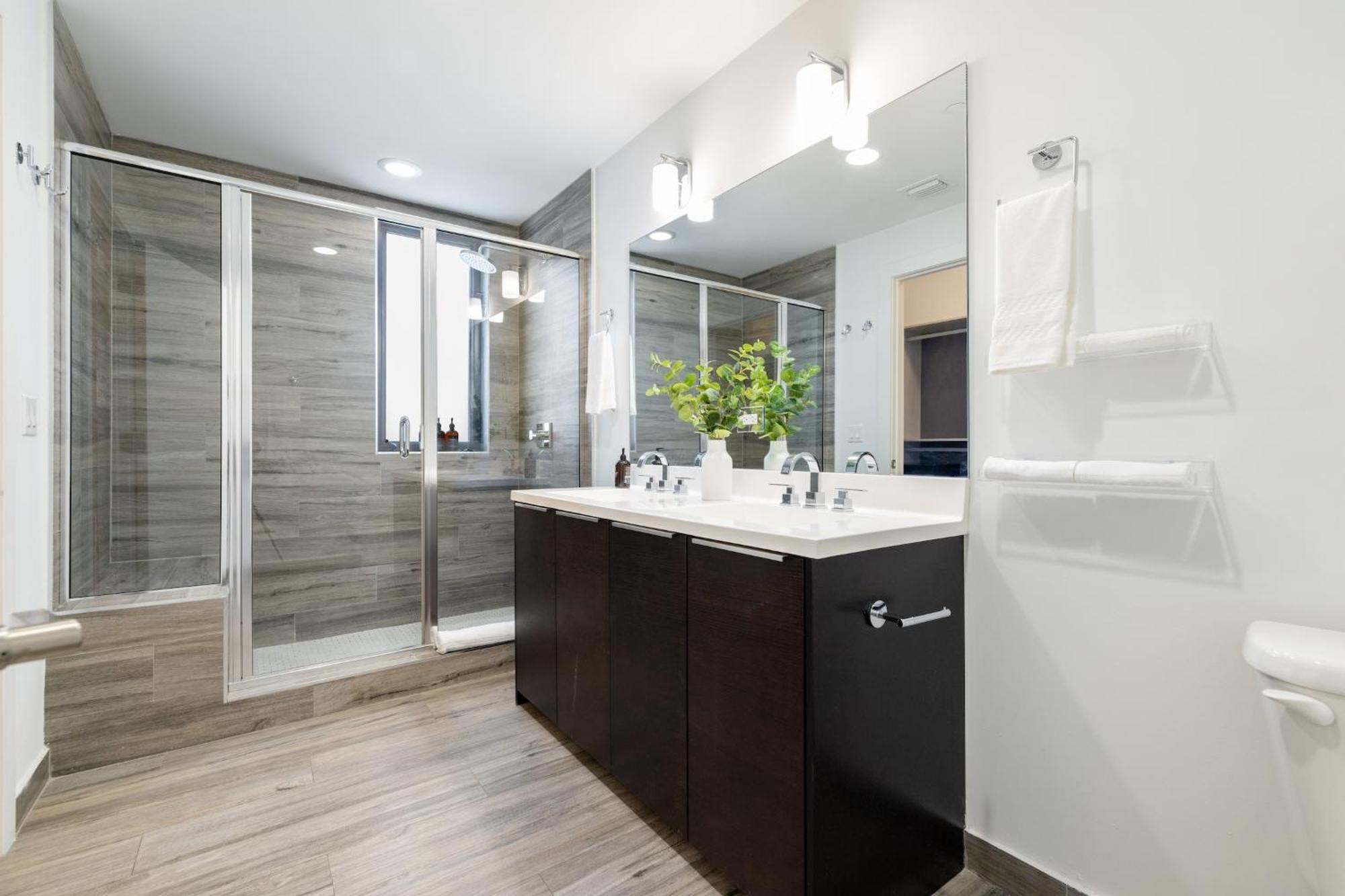 Stylish 2br Retreat, With Rooftop Lounge Apartamento