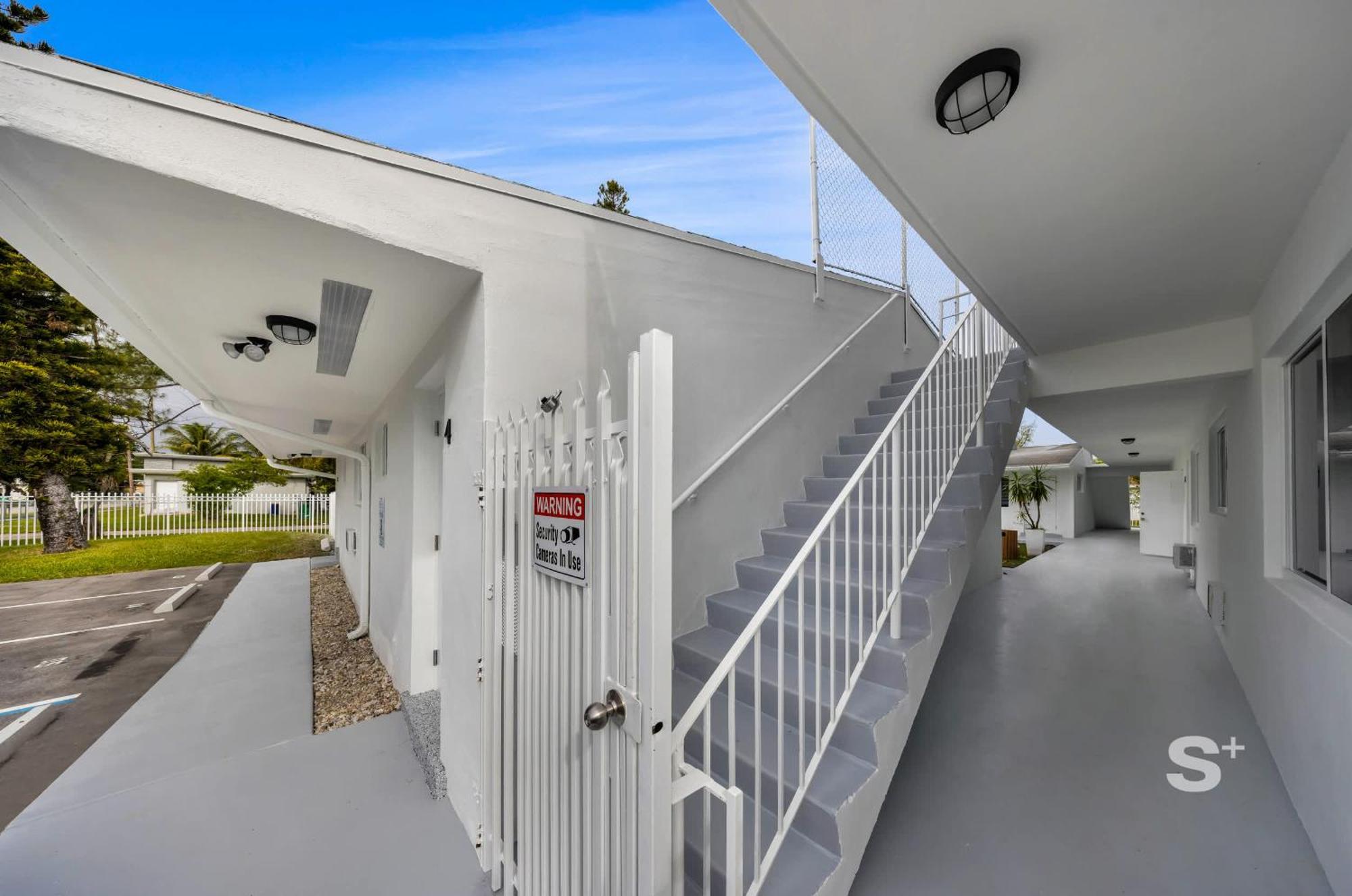 Apartment Contemporary In Miami