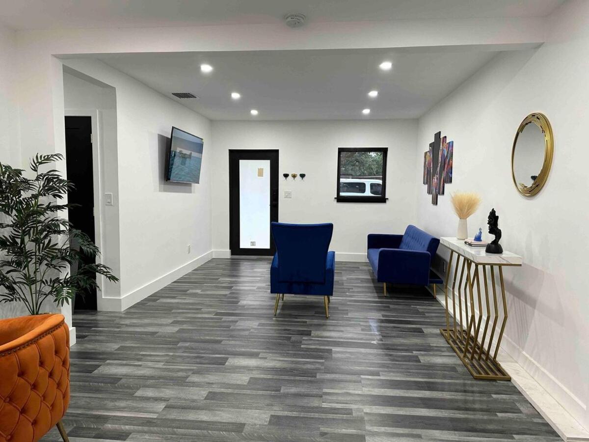 Modern 3b And 1b Near Um And Dadeland Mall Holiday home Miami