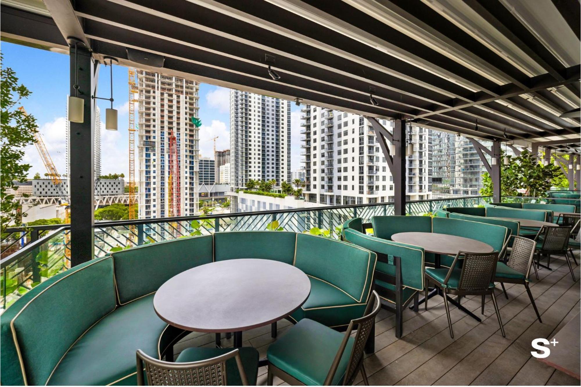Luxury 1-br Ph With Breathtaking Downtown Views Apartment