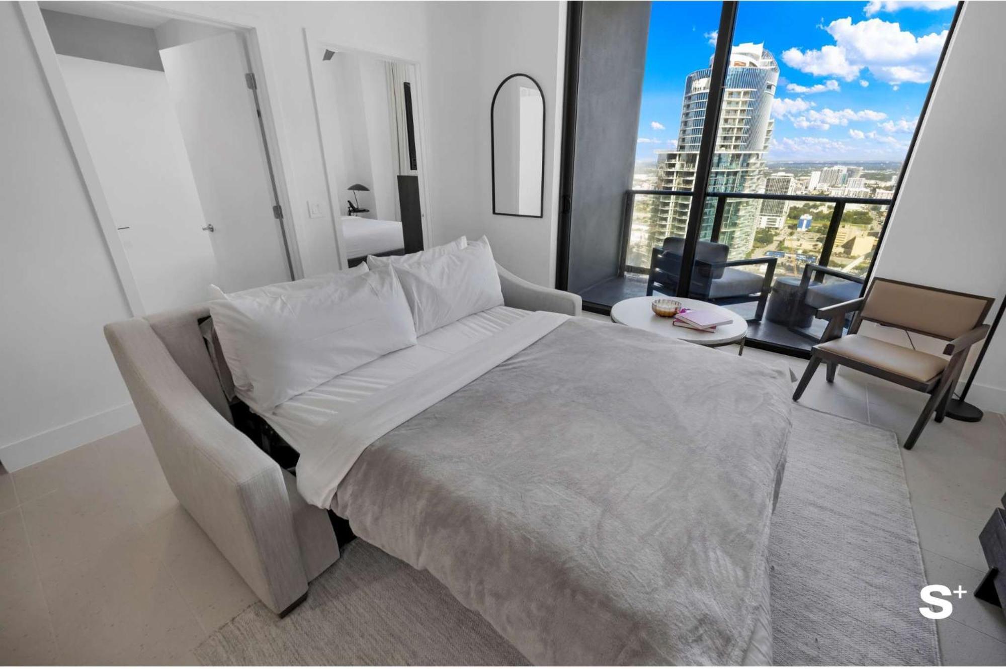 Apartment Luxury 1-br Ph With Breathtaking Downtown Views