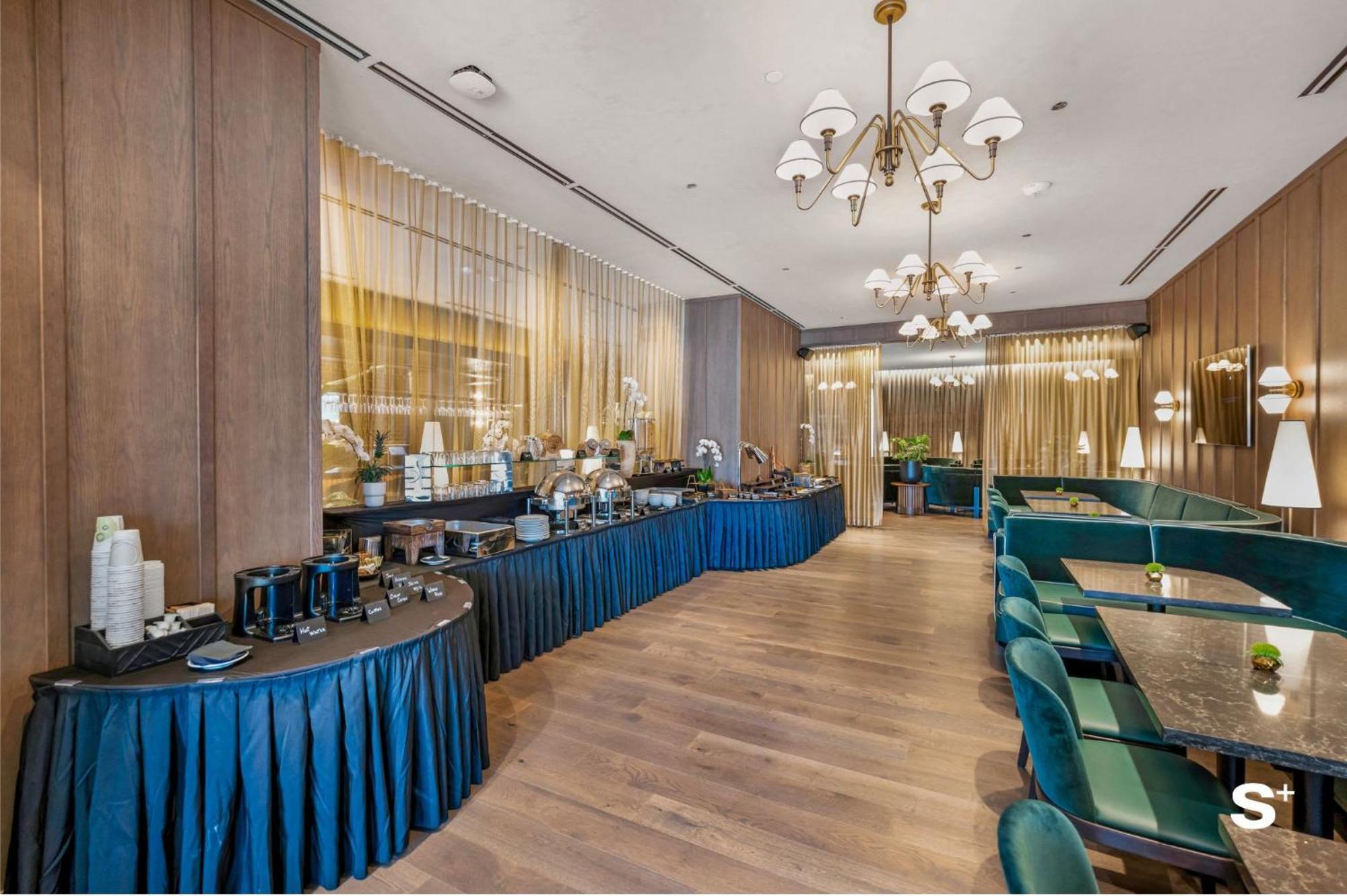 Luxury 1-br Ph With Breathtaking Downtown Views