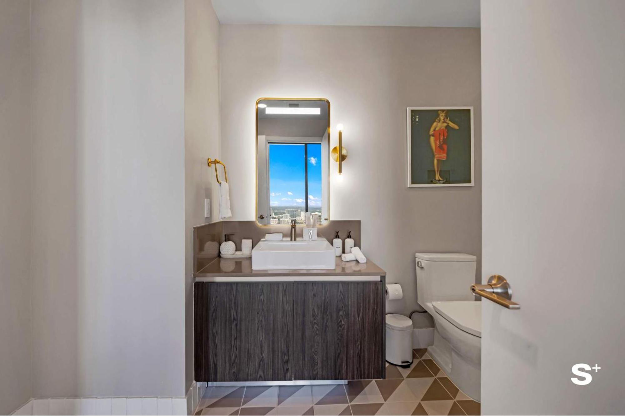 Luxury 1-br Ph With Breathtaking Downtown Views *