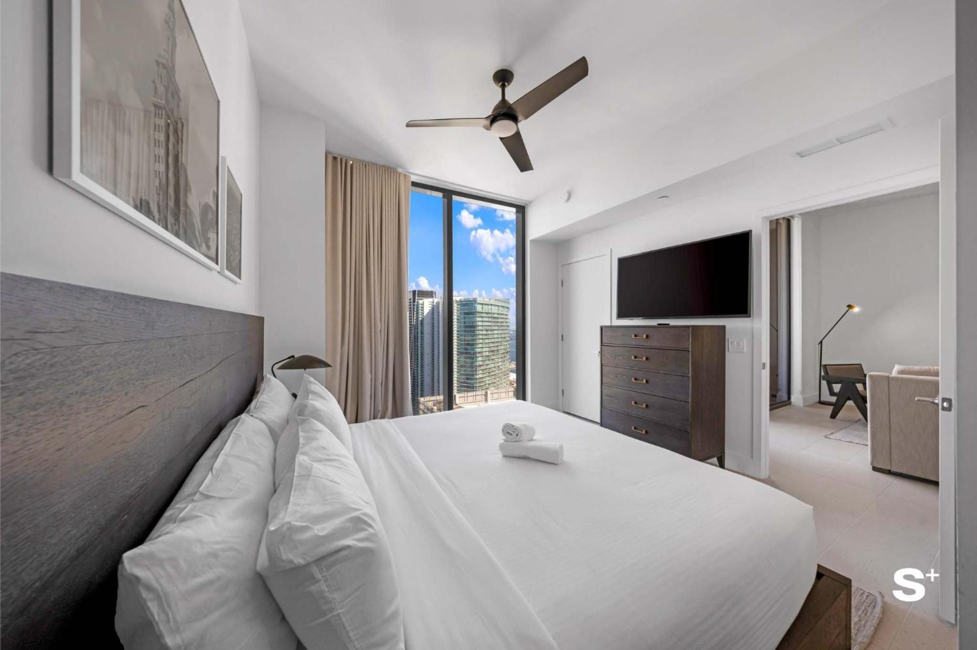 Luxury 1-br Ph With Breathtaking Downtown Views Apartment
