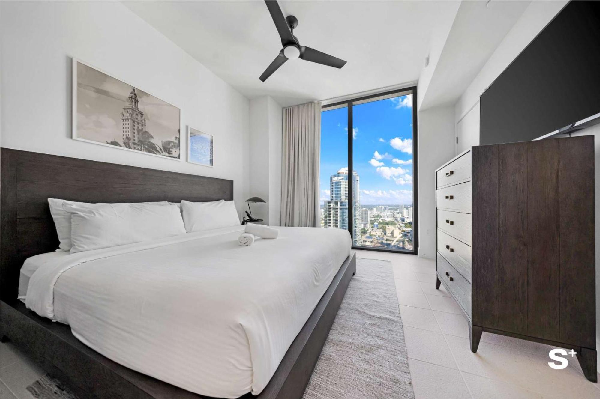 Luxury 1-br Ph With Breathtaking Downtown Views