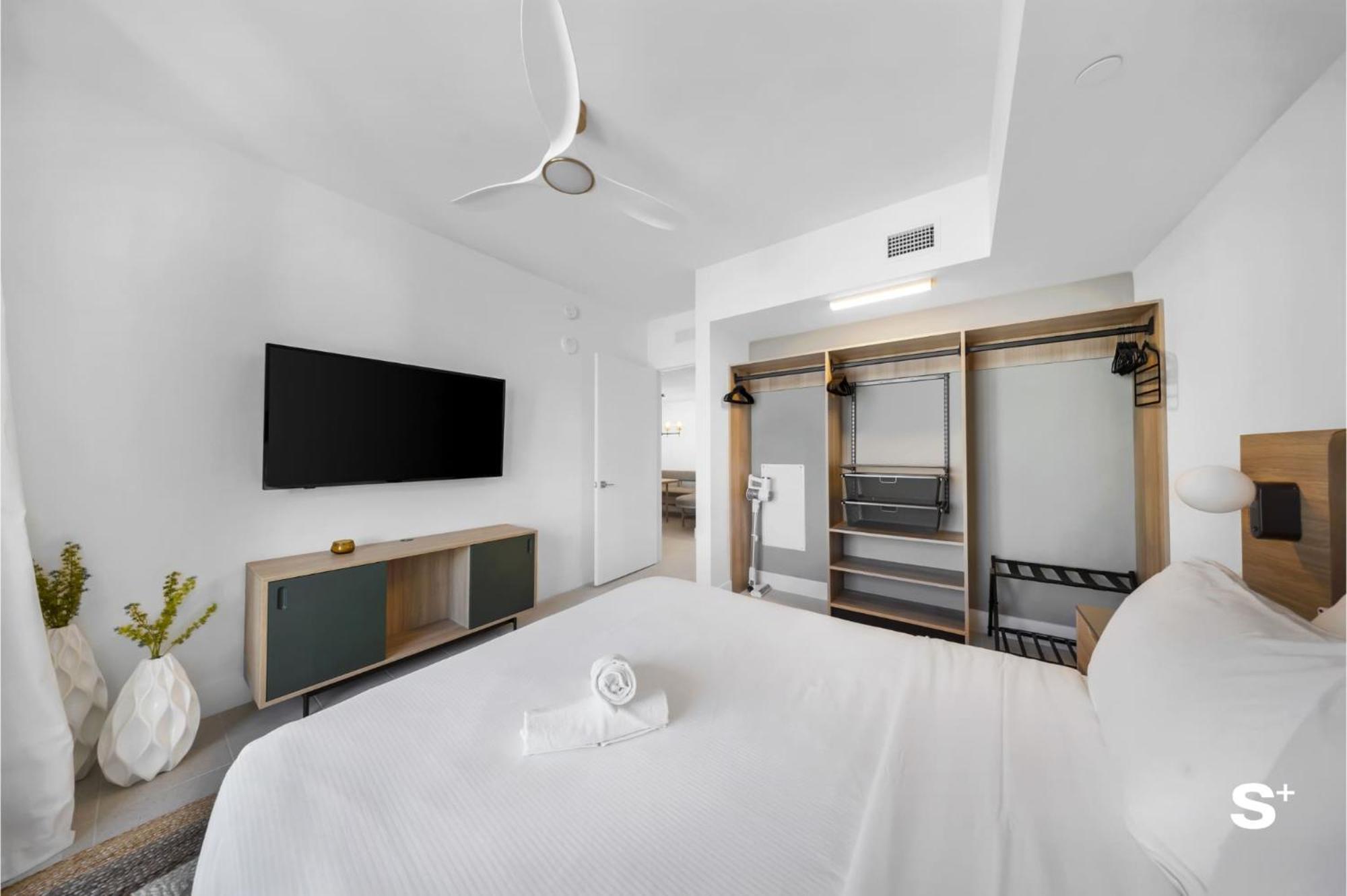 Apartment Modern Dtw Escape With Water Views *