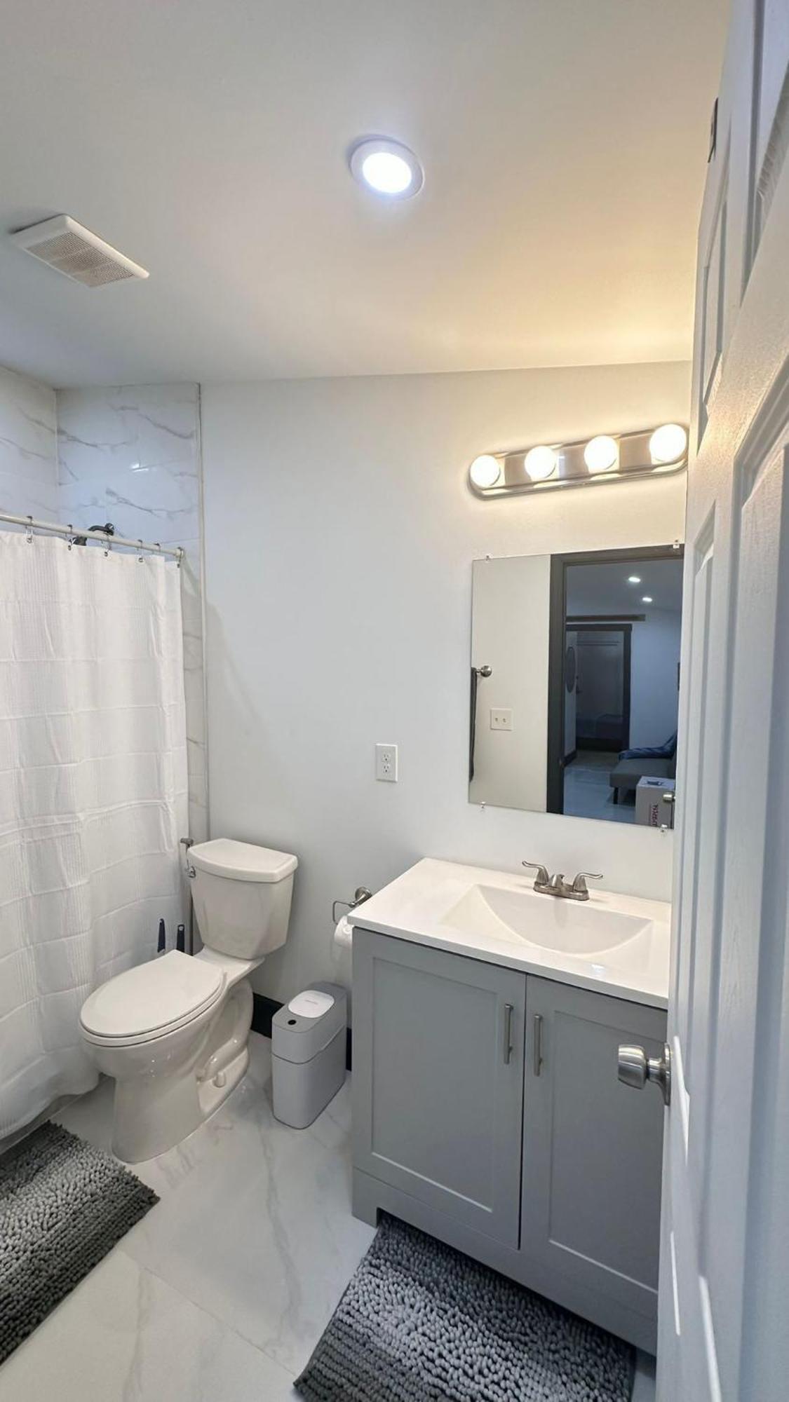 Apartment Private By International Airport