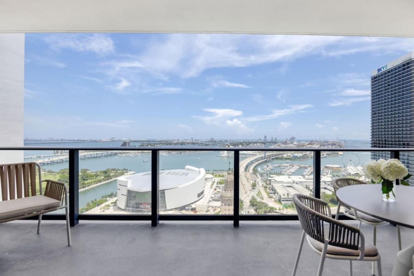 2916 Heart Of Downtown Pool Gym Working Apartment *