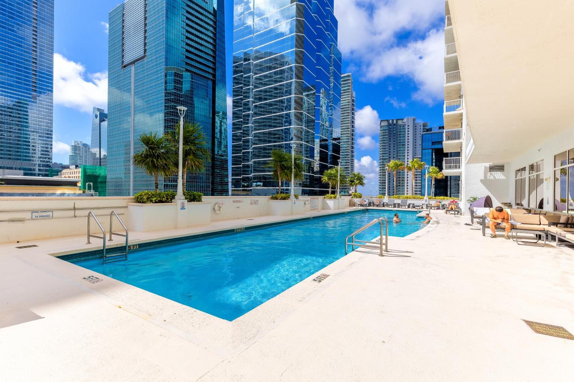 Apartment Upscale Brickell 3 Bedroom With Water Views And Free Parking *