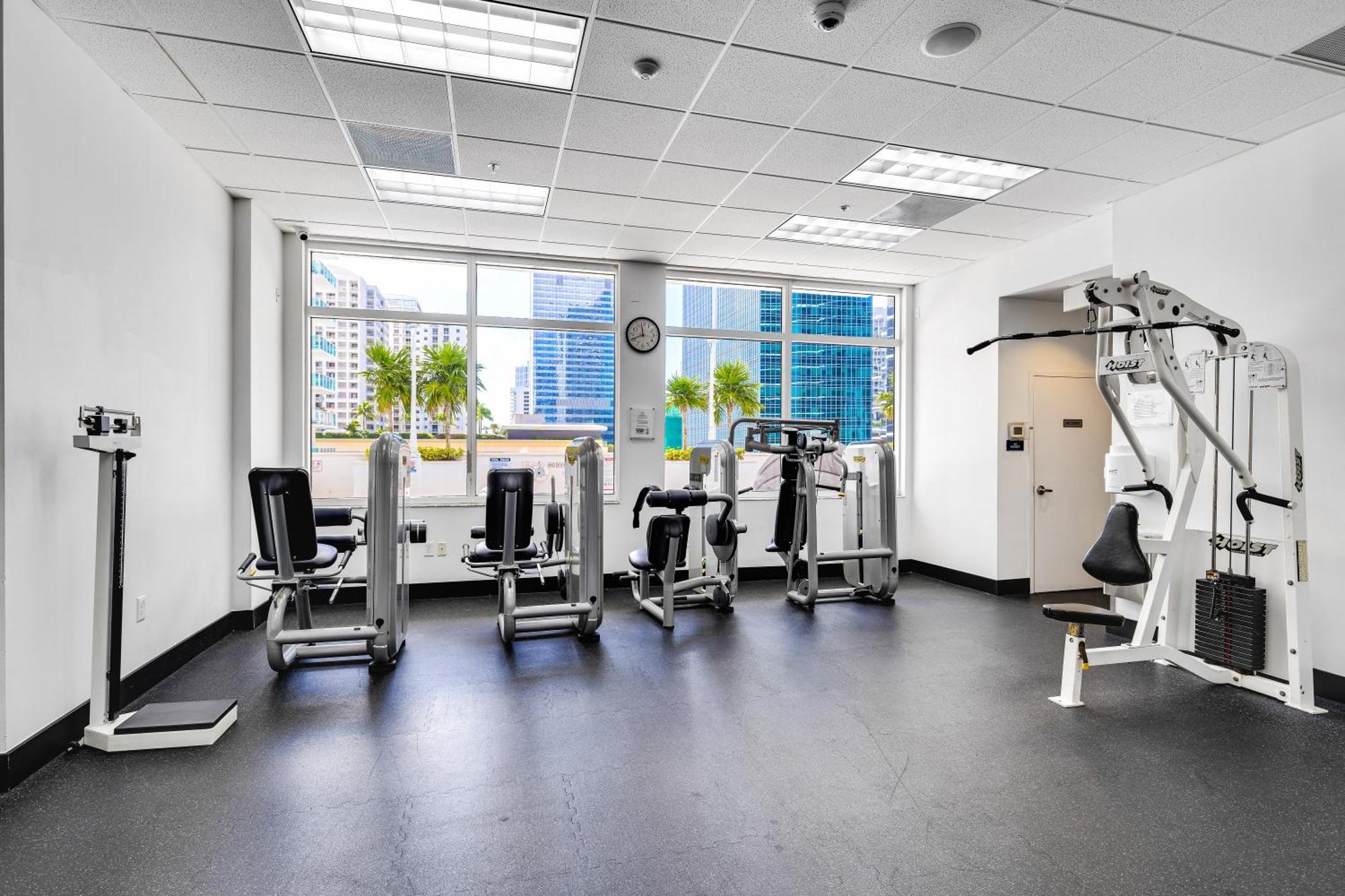 Upscale Brickell 3 Bedroom With Water Views And Free Parking Miami