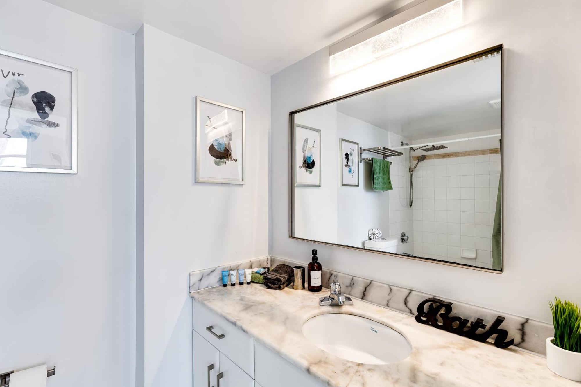 Apartment Upscale Brickell 3 Bedroom With Water Views And Free Parking *