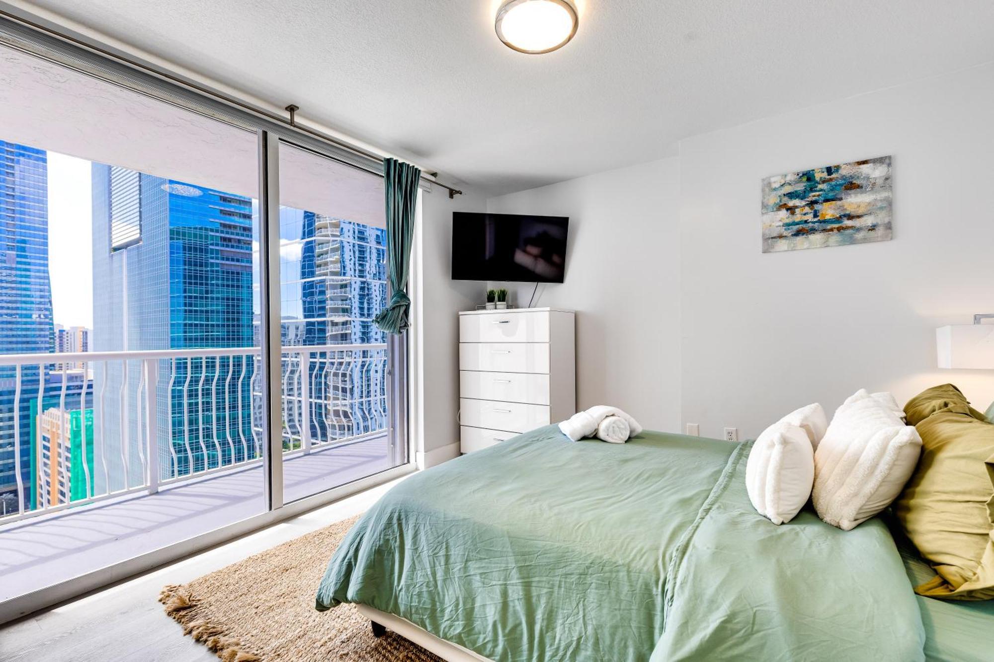 Upscale Brickell 3 Bedroom With Water Views And Free Parking * Miami