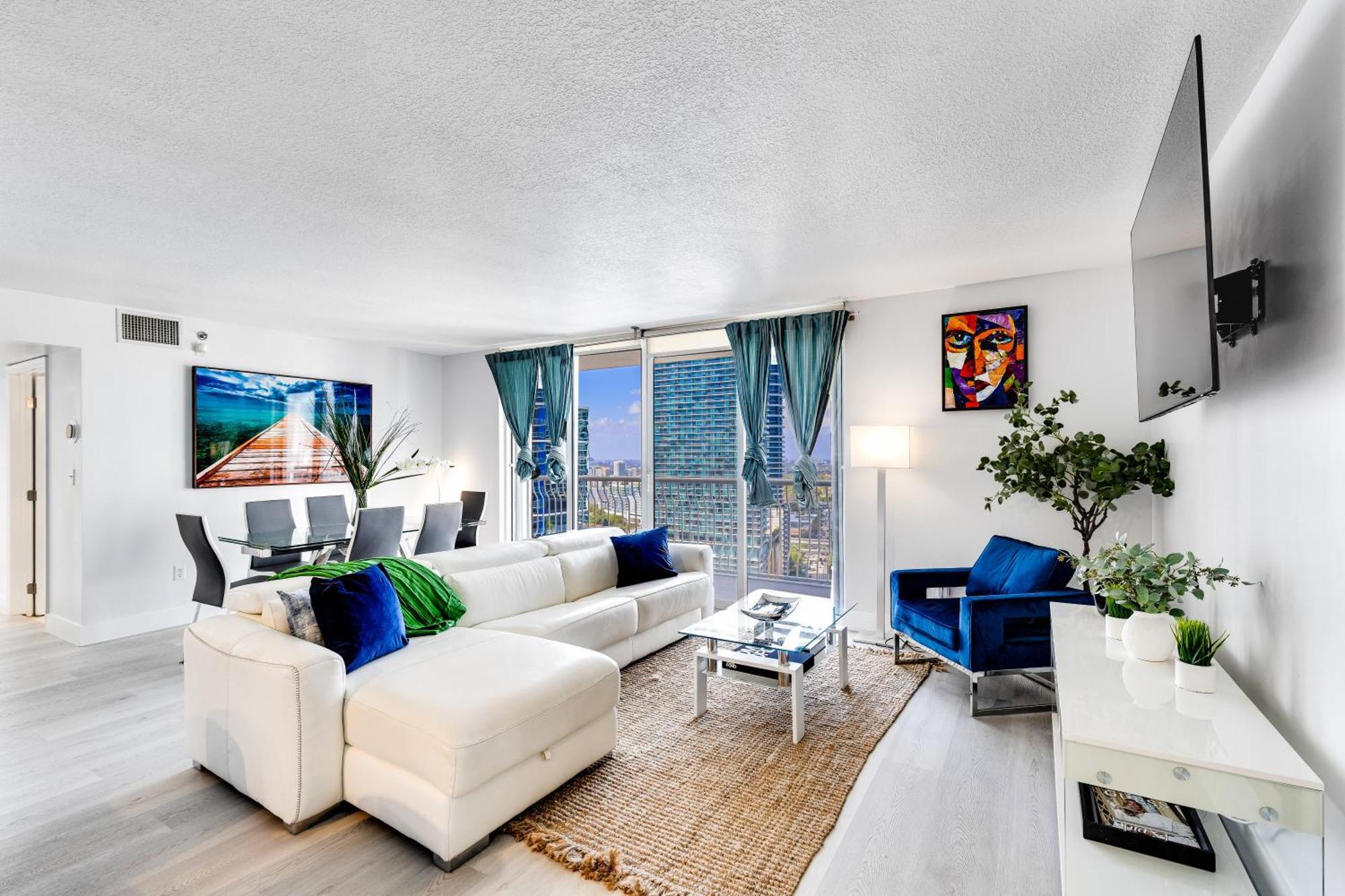 Apartment Upscale Brickell 3 Bedroom With Water Views And Free Parking
