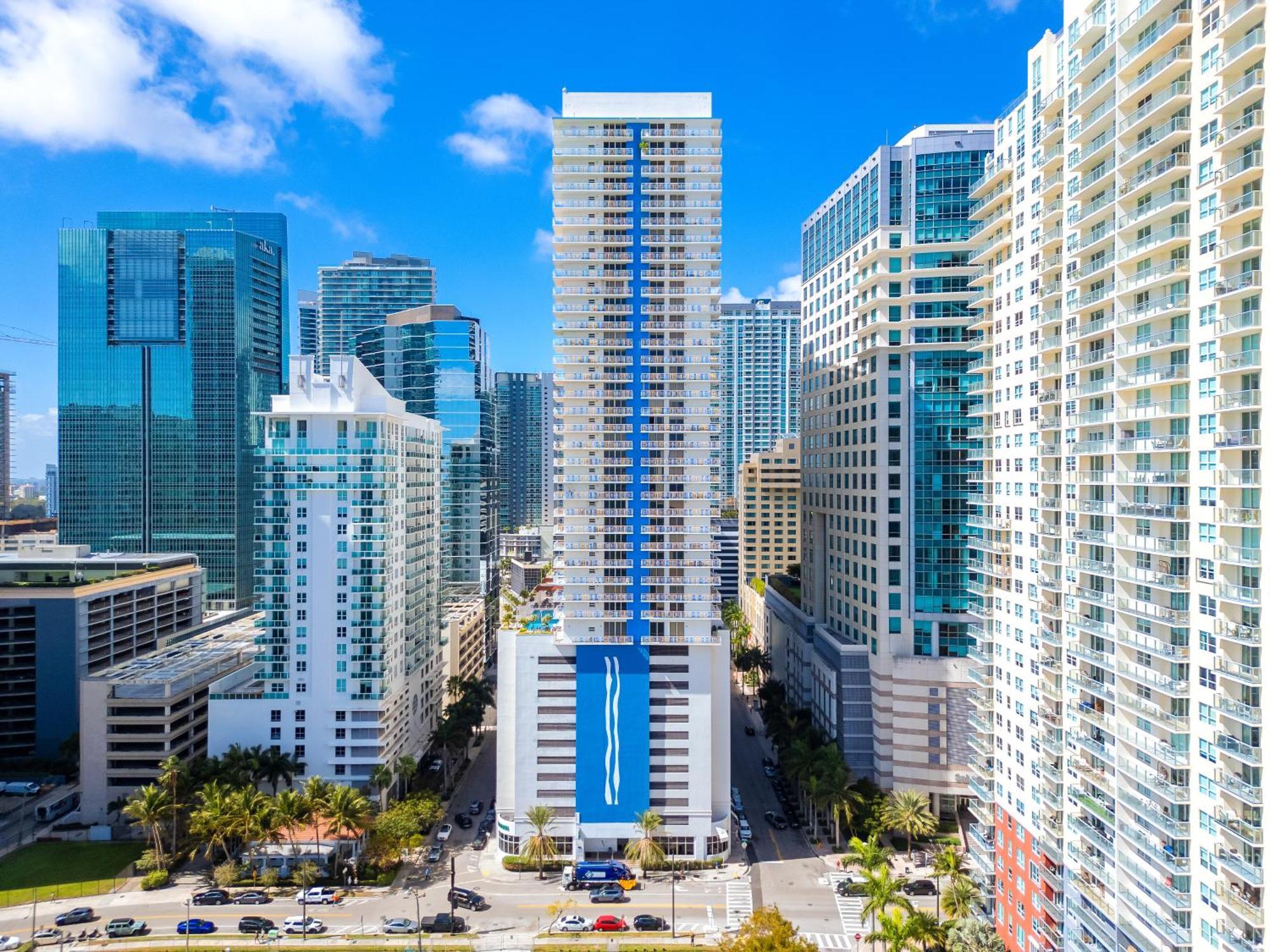Upscale Brickell 3 Bedroom With Water Views And Free Parking Miami