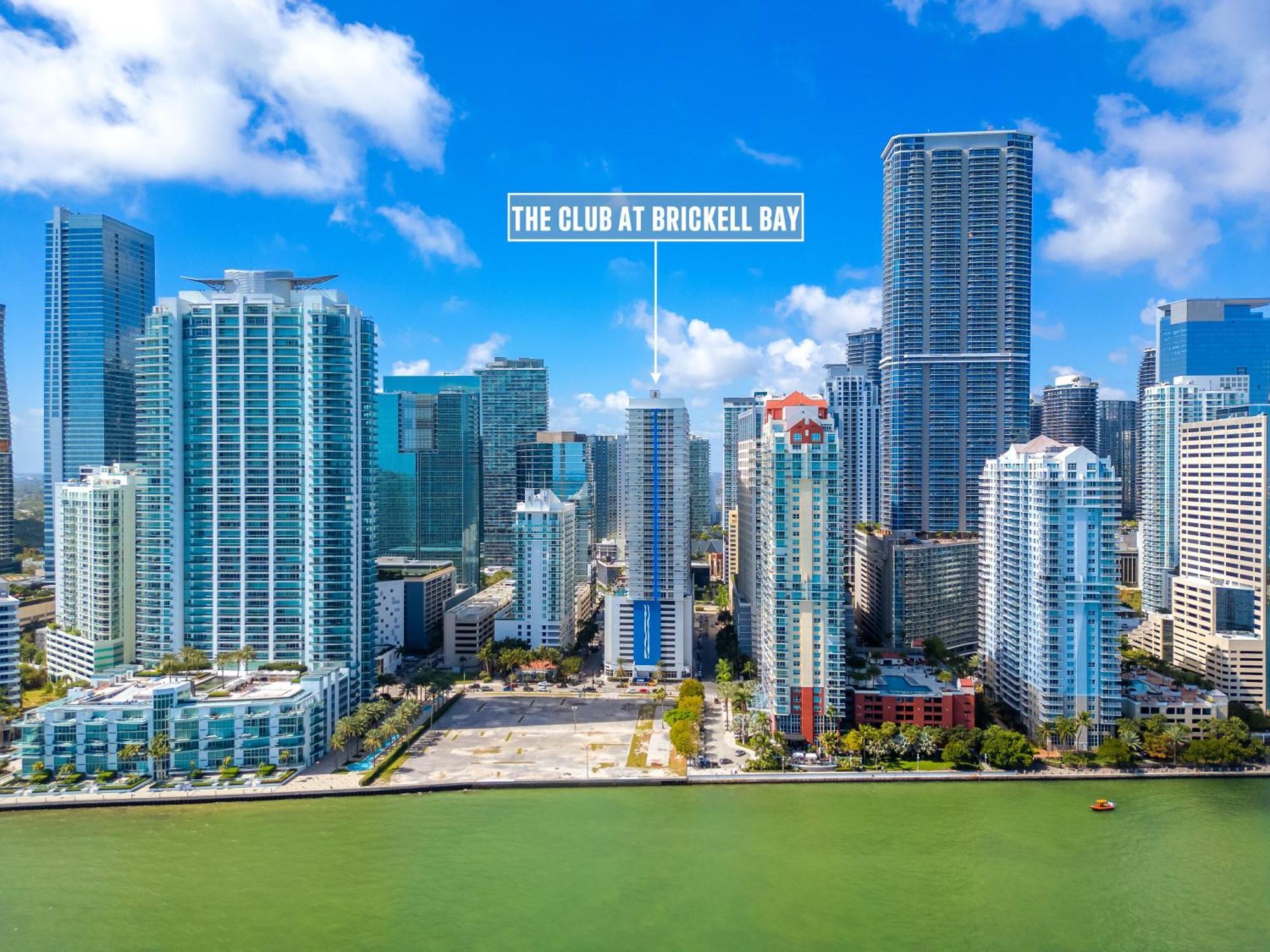Upscale Brickell 3 Bedroom With Water Views And Free Parking