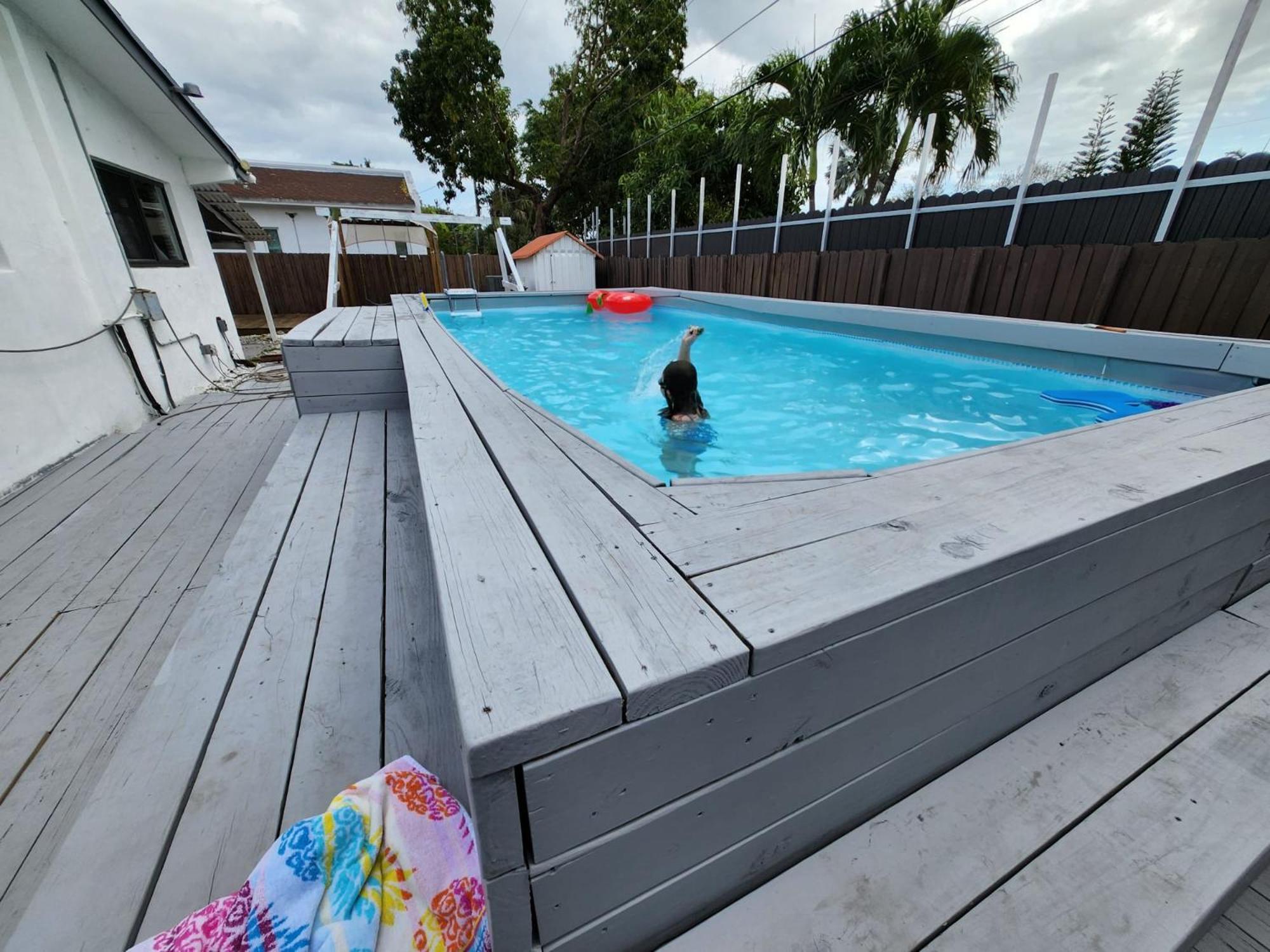 Five Bedroom With Pool In Highland Lakes Near Aventura Mall