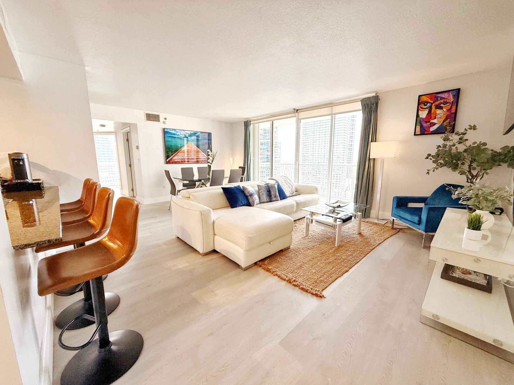 Upscale Brickell 3 Bedroom With Water Views And Free Parking Apartment Miami