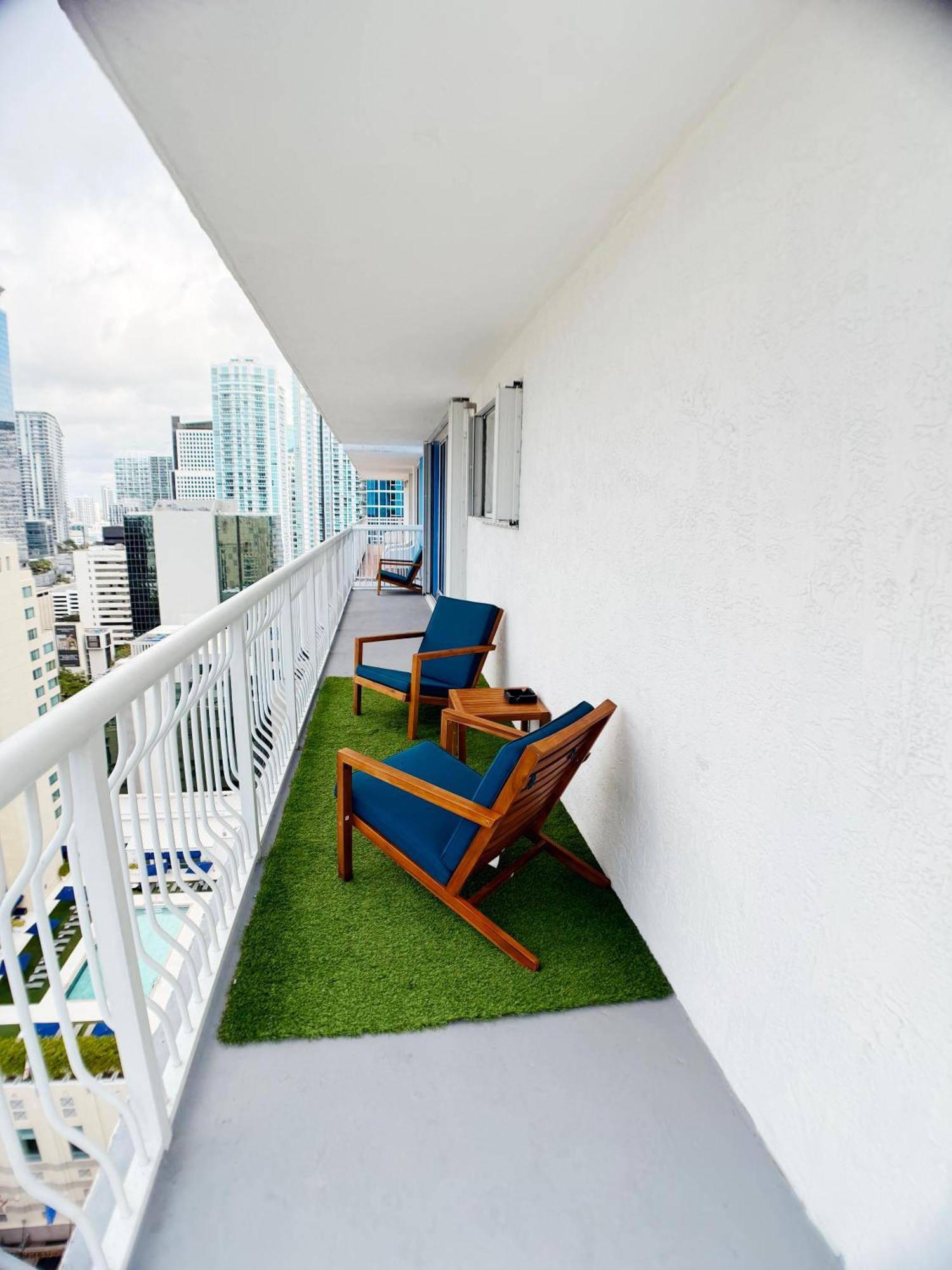 Apartment Upscale Brickell 3 Bedroom With Water Views And Free Parking
