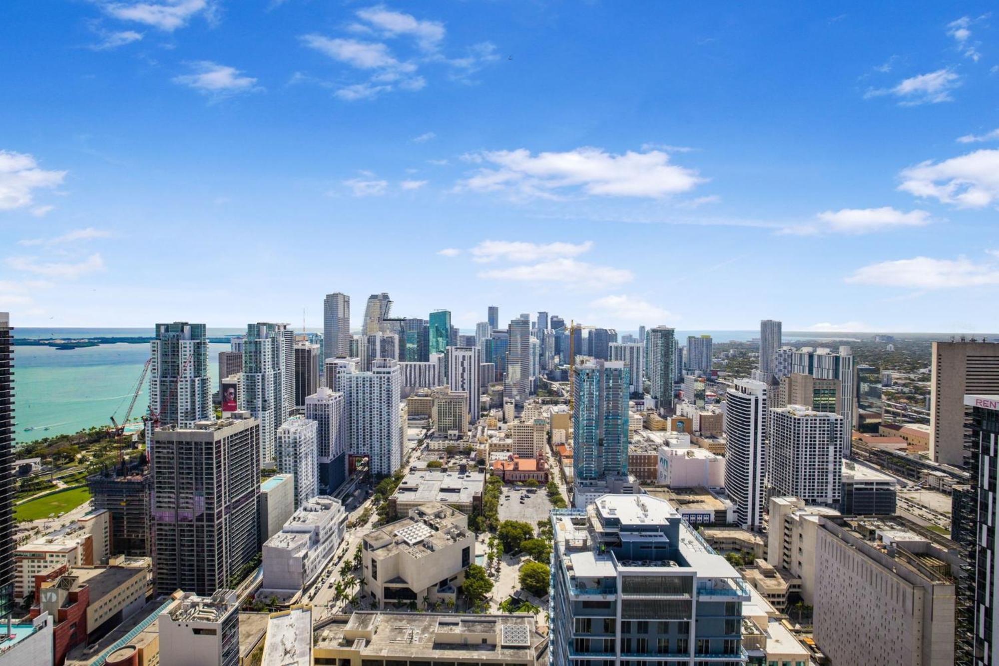 Exclusive With Views In Downtown Apartment Miami