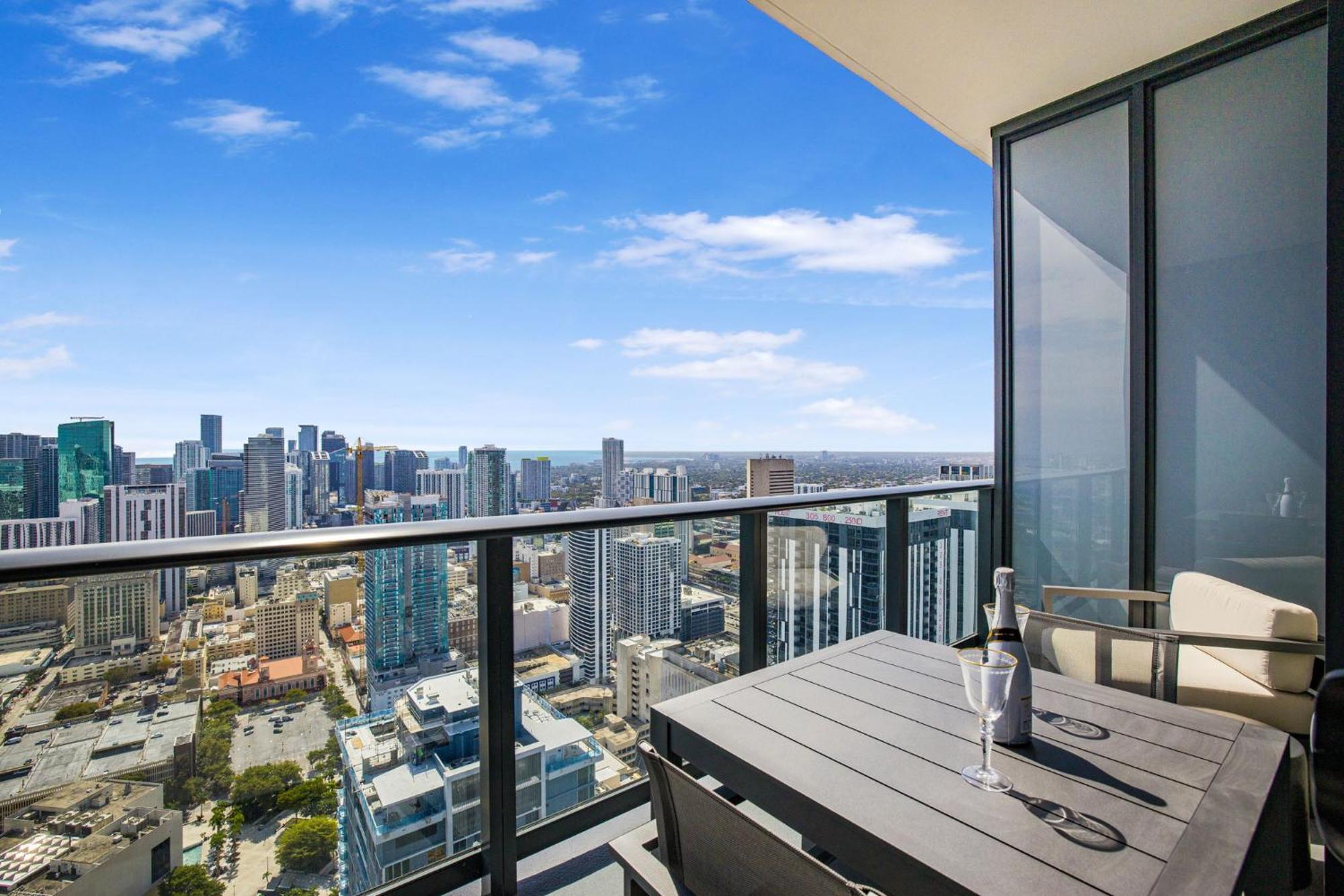 Exclusive With Views In Downtown Apartment