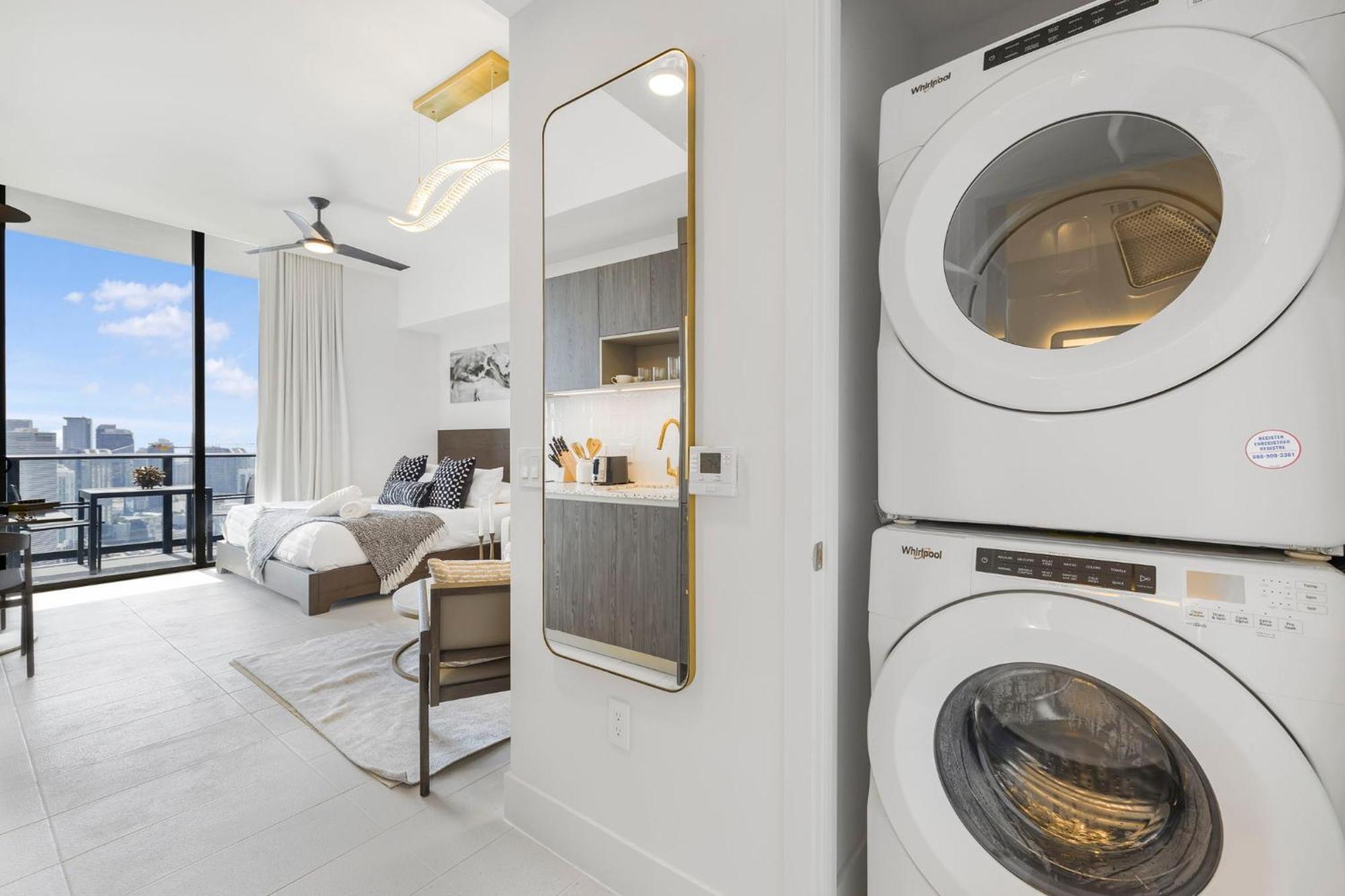 Luxury With Stunning Views Apartment *