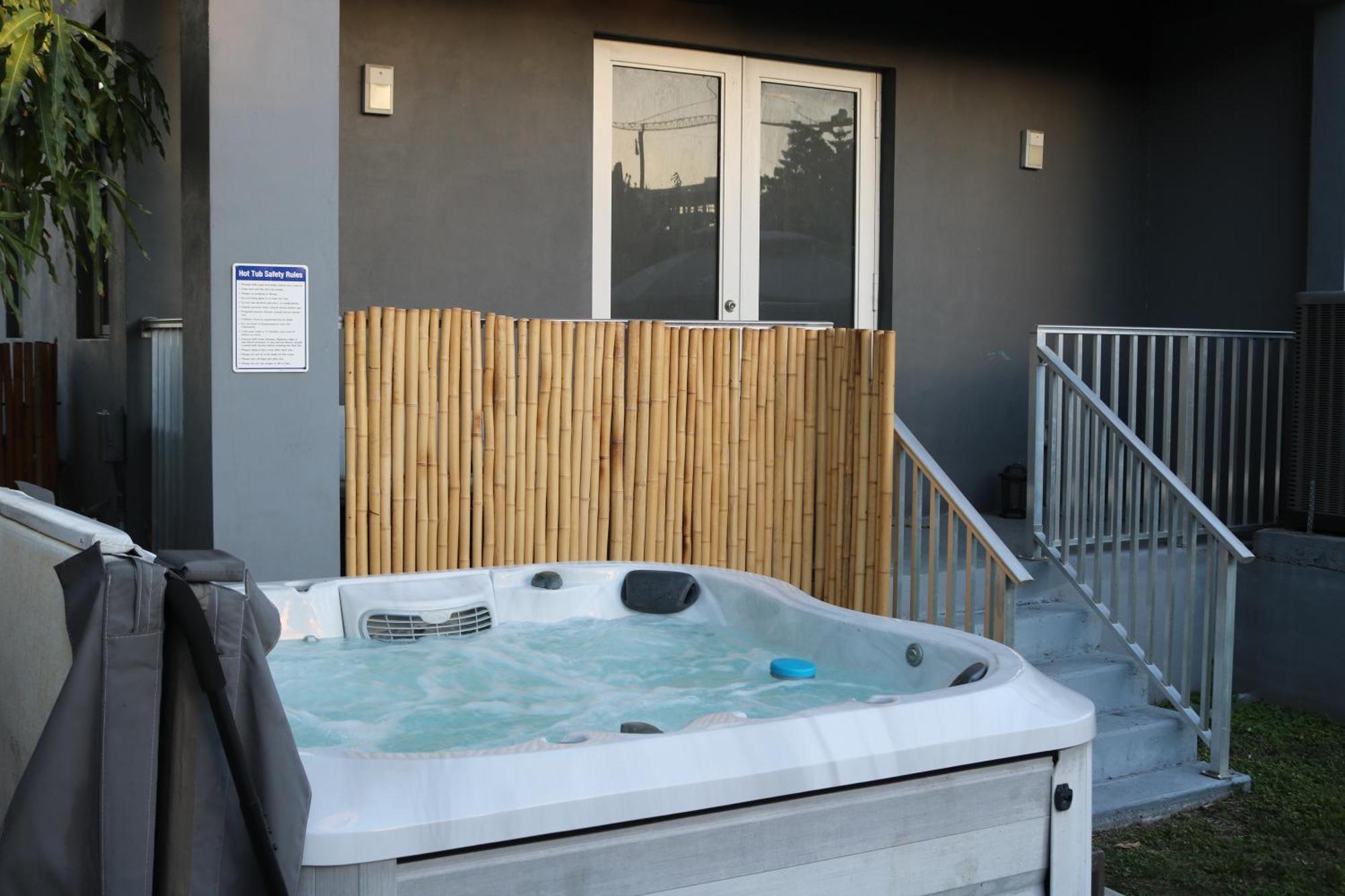 Villa Modern Retreat, Hot Tub And Gazebo Oasis Miami