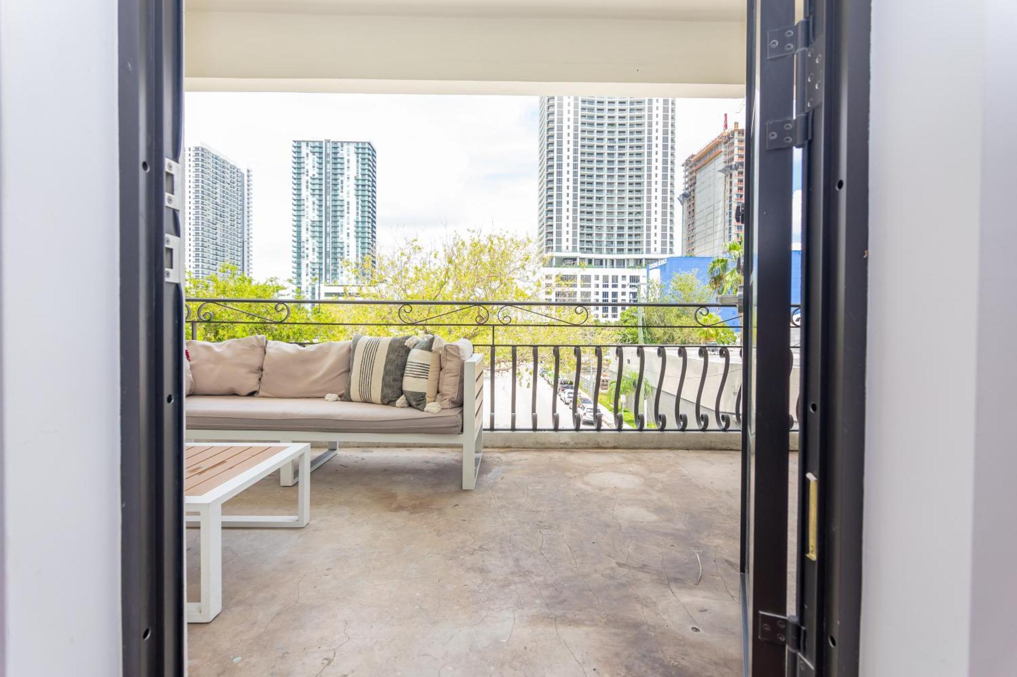 Apartment 2-bdrm -heart Wynwood & Edgewater- 206 *